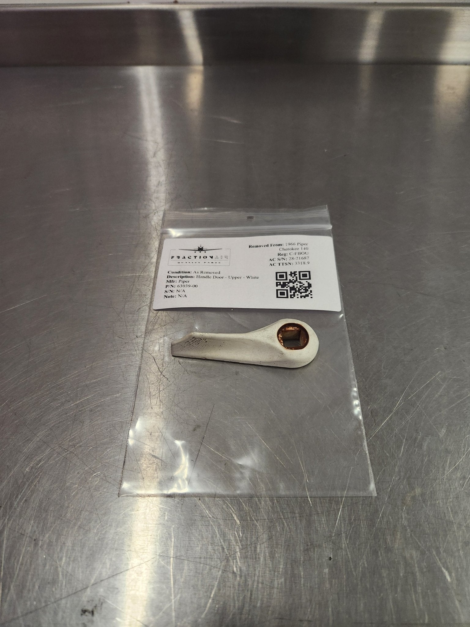 63039 - 00 Piper Handle Door - Upper - White | FractionAIR Parts - Aircraft Parts & Accessories