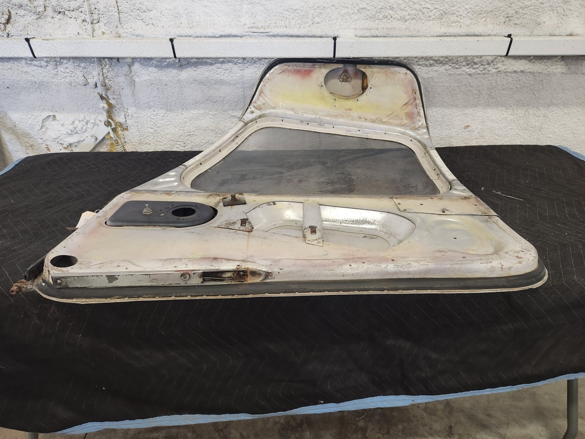 63055 - 04 Piper Cabin Door Assy w/ Hinge and Window | FractionAIR Parts - Aircraft Parts & Accessories