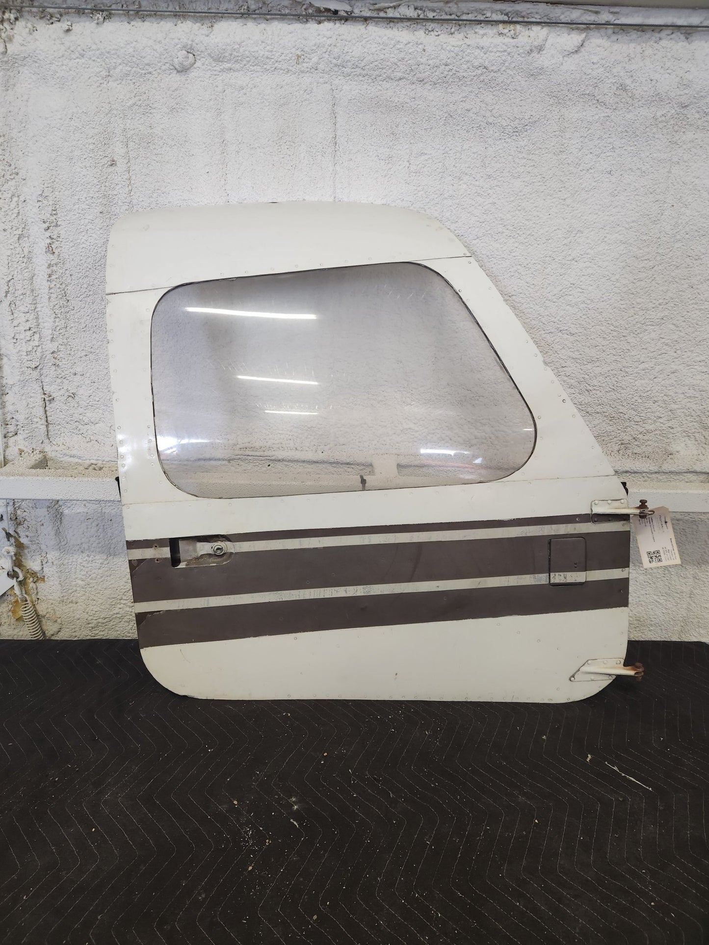 63055 - 04 Piper Cabin Door Assy w/ Hinge and Window | FractionAIR Parts - Aircraft Parts & Accessories