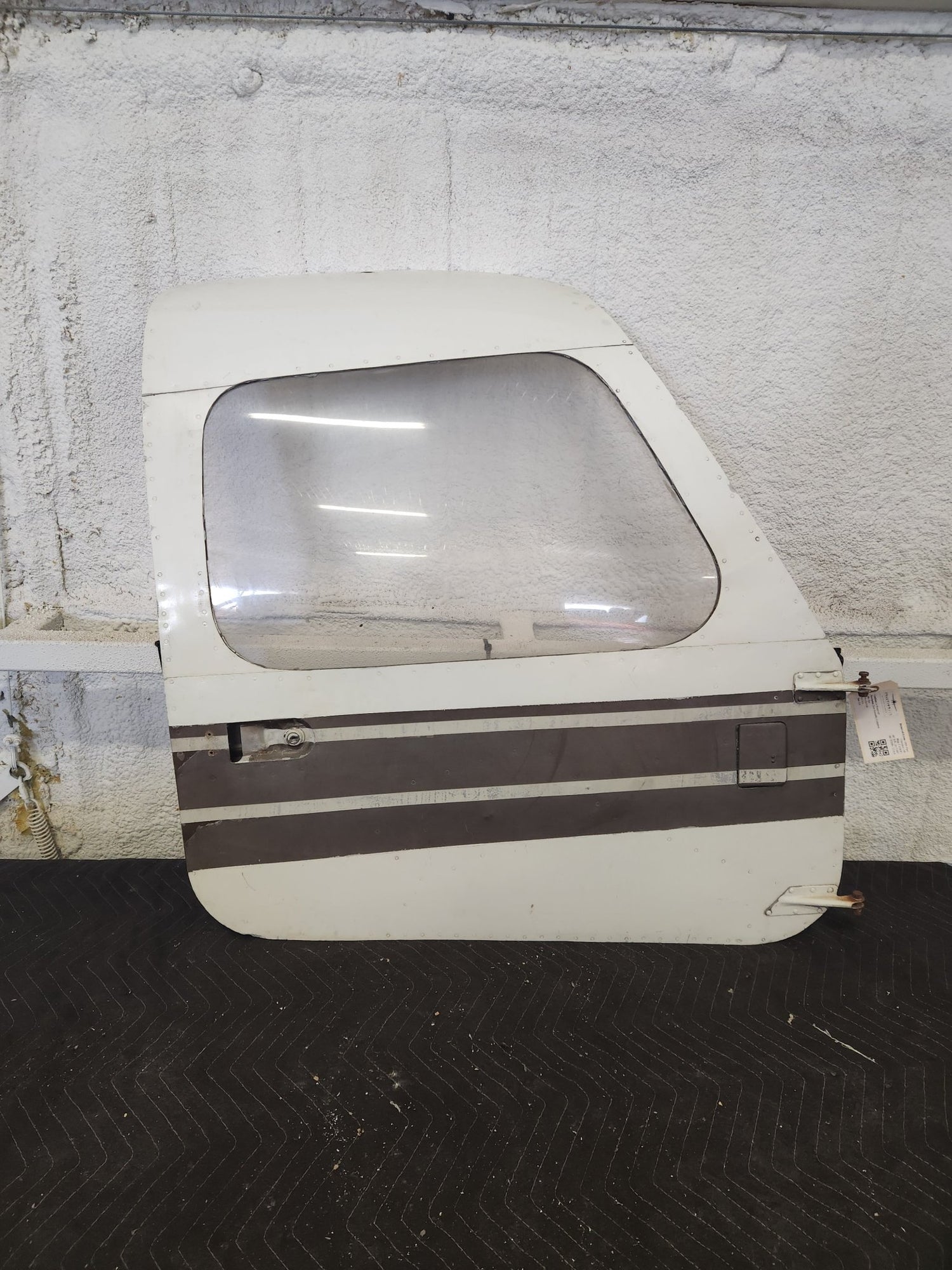 63055 - 04 Piper Cabin Door Assy w/ Hinge and Window | FractionAIR Parts - Aircraft Parts & Accessories