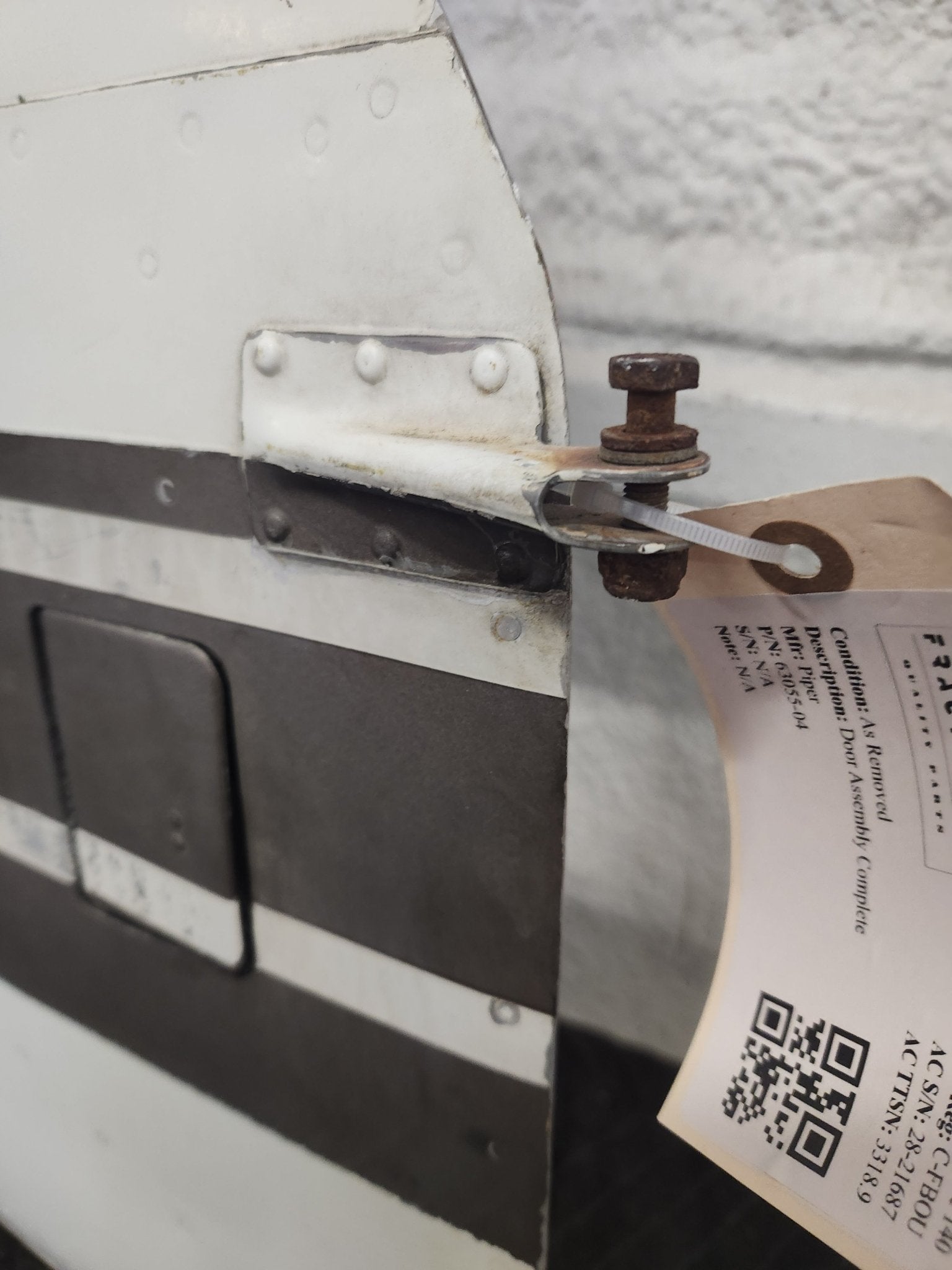 63055 - 04 Piper Cabin Door Assy w/ Hinge and Window | FractionAIR Parts - Aircraft Parts & Accessories