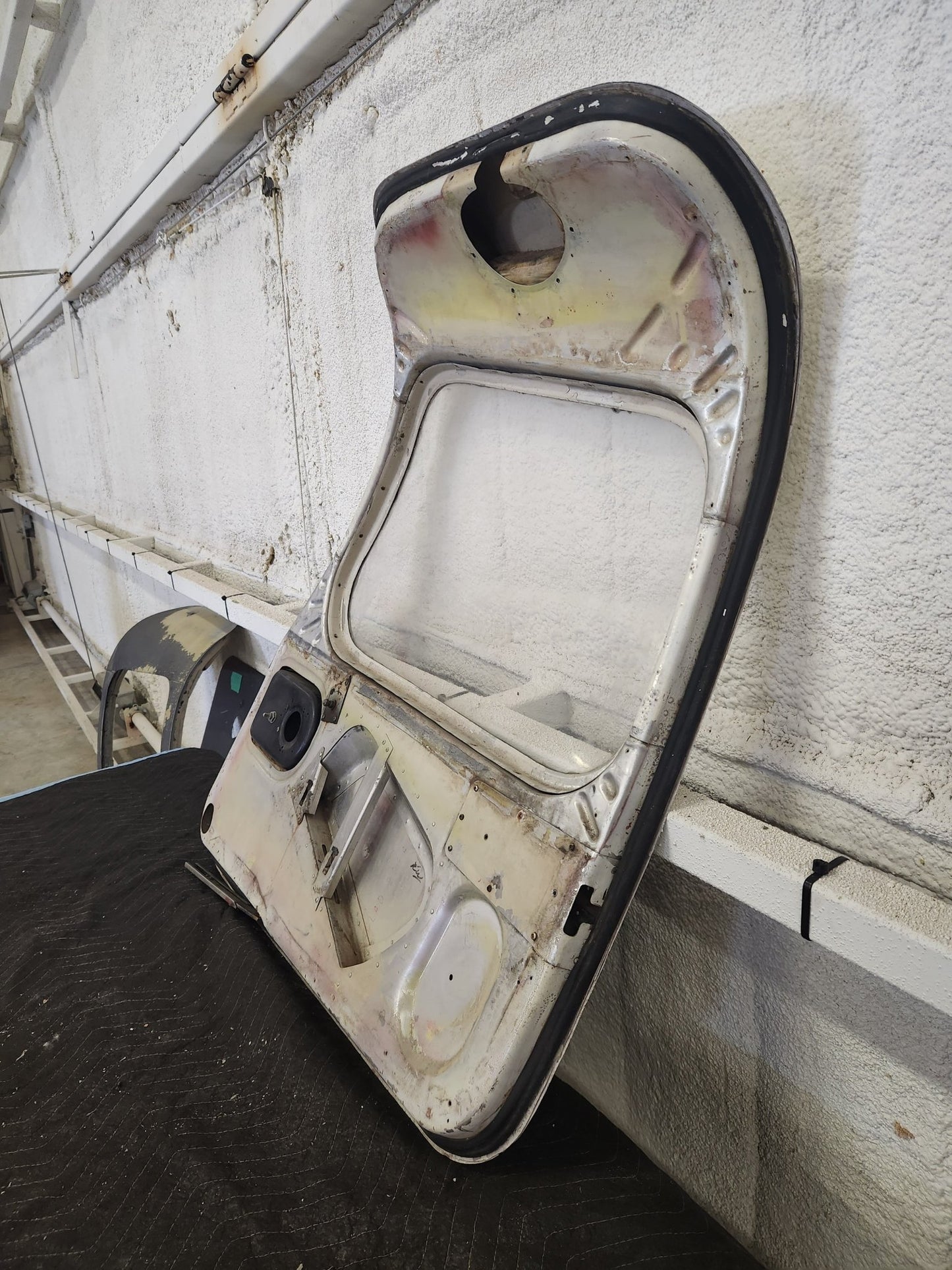 63055 - 04 Piper Cabin Door Assy w/ Hinge and Window | FractionAIR Parts - Aircraft Parts & Accessories