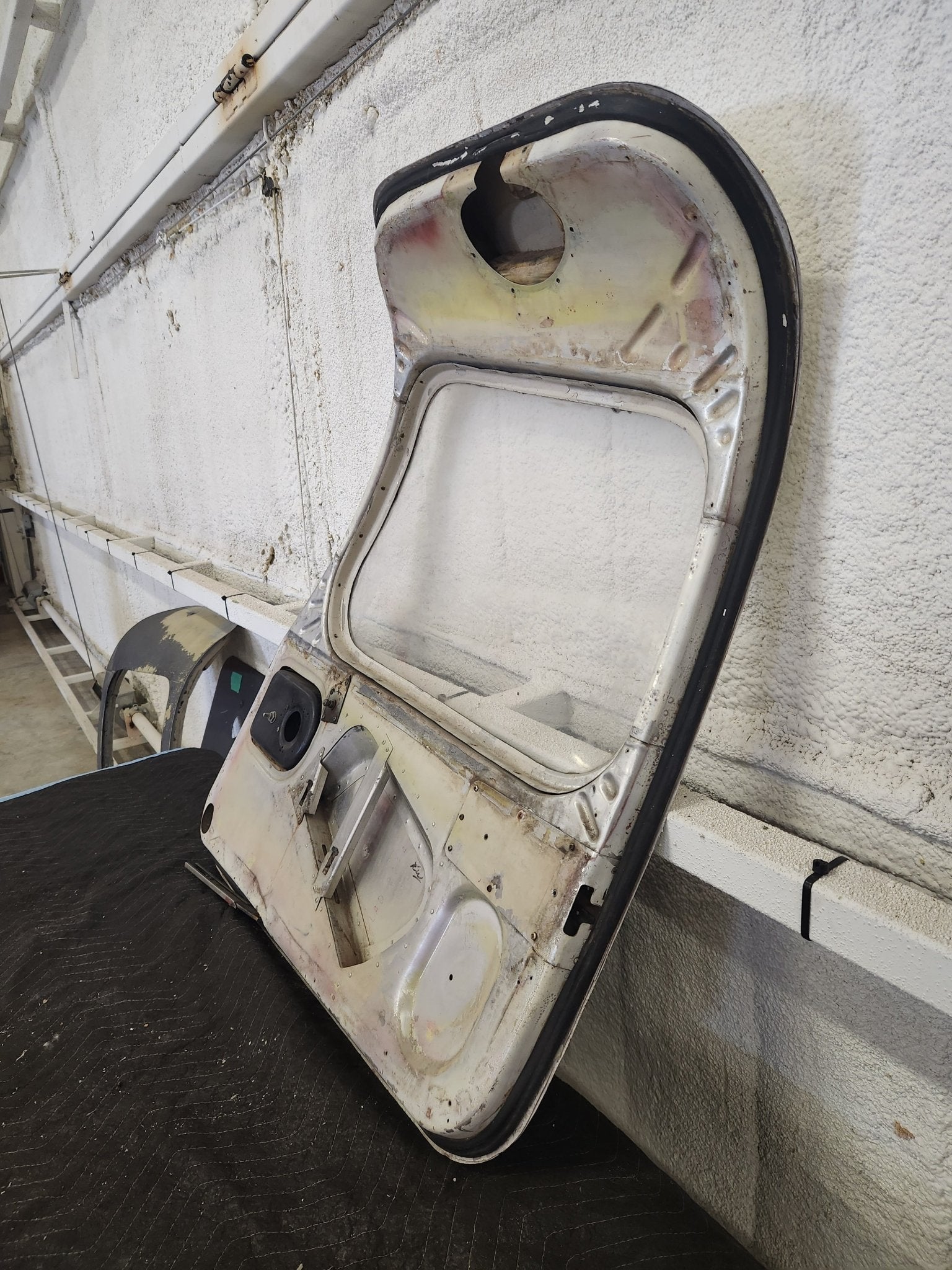 63055 - 04 Piper Cabin Door Assy w/ Hinge and Window | FractionAIR Parts - Aircraft Parts & Accessories