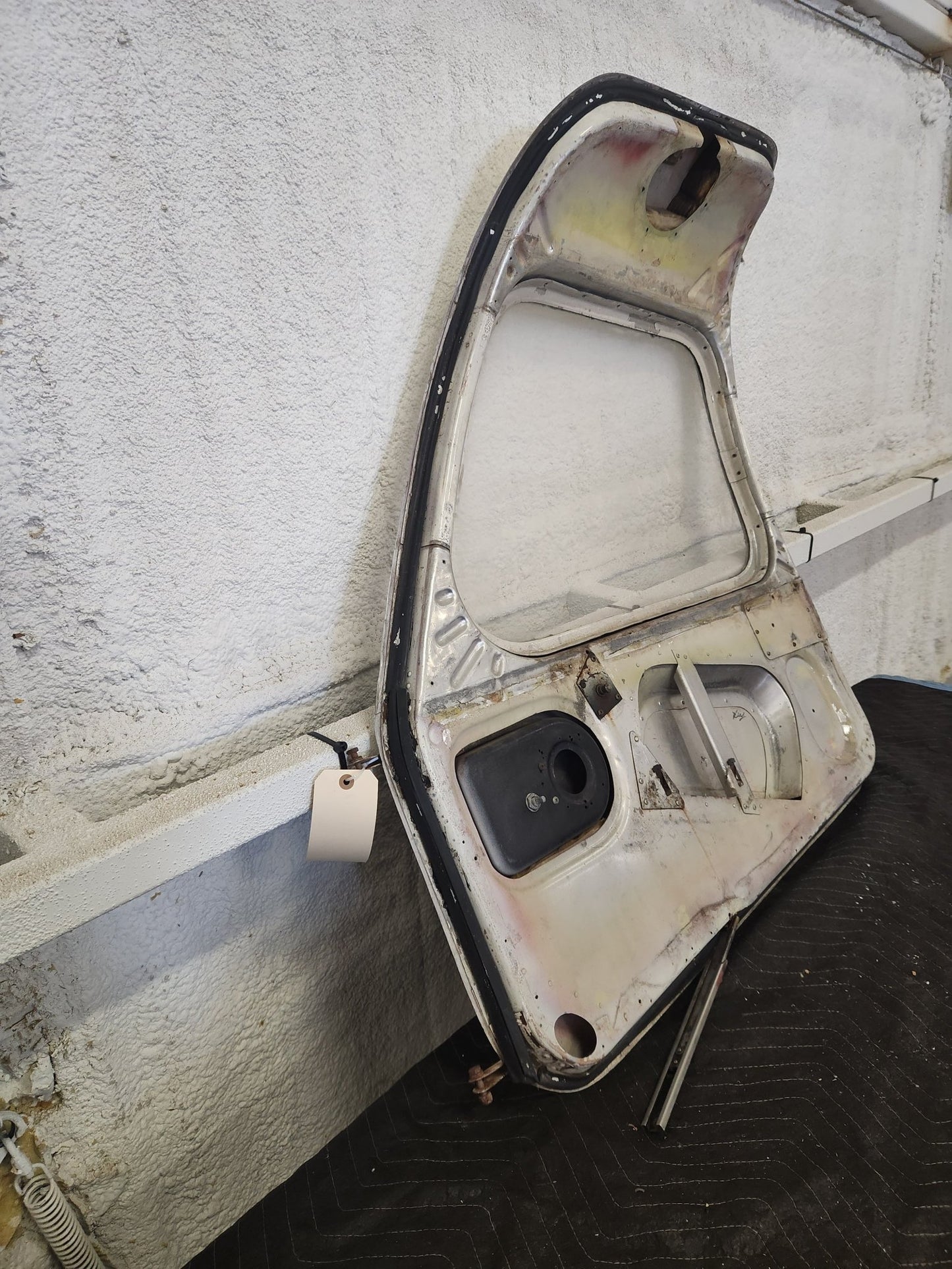 63055 - 04 Piper Cabin Door Assy w/ Hinge and Window | FractionAIR Parts - Aircraft Parts & Accessories