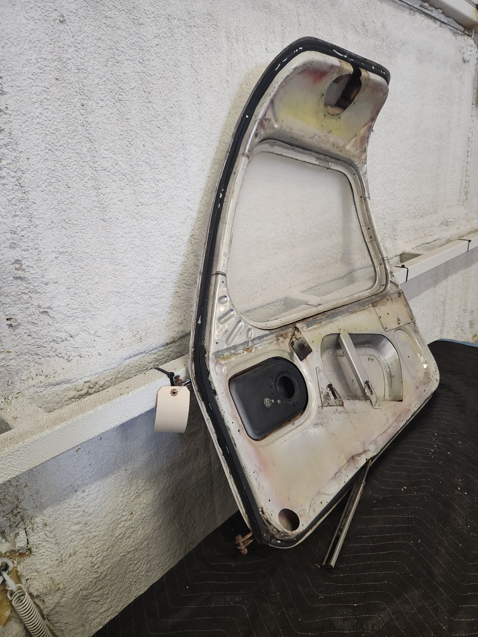 63055 - 04 Piper Cabin Door Assy w/ Hinge and Window | FractionAIR Parts - Aircraft Parts & Accessories