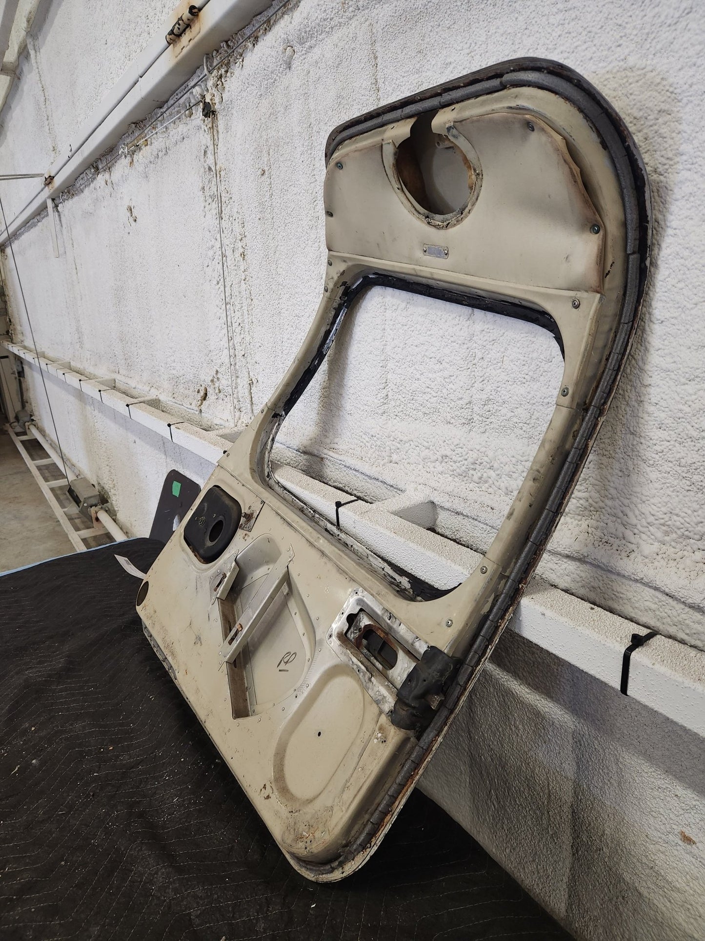 63055 - 04 Piper CABIN DOOR ASSY WITH HINGE | FractionAIR Parts - Aircraft Parts & Accessories