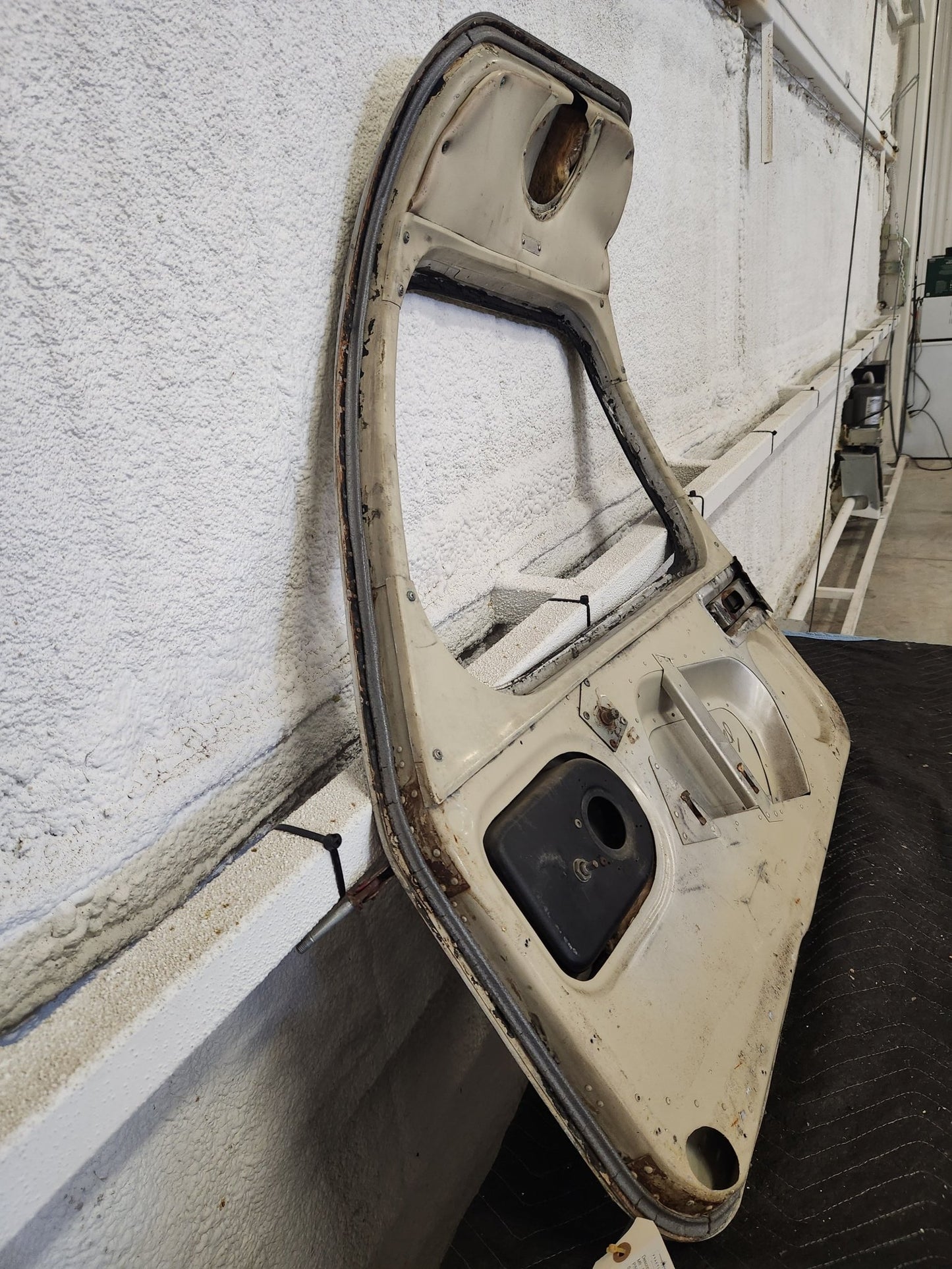 63055 - 04 Piper CABIN DOOR ASSY WITH HINGE | FractionAIR Parts - Aircraft Parts & Accessories