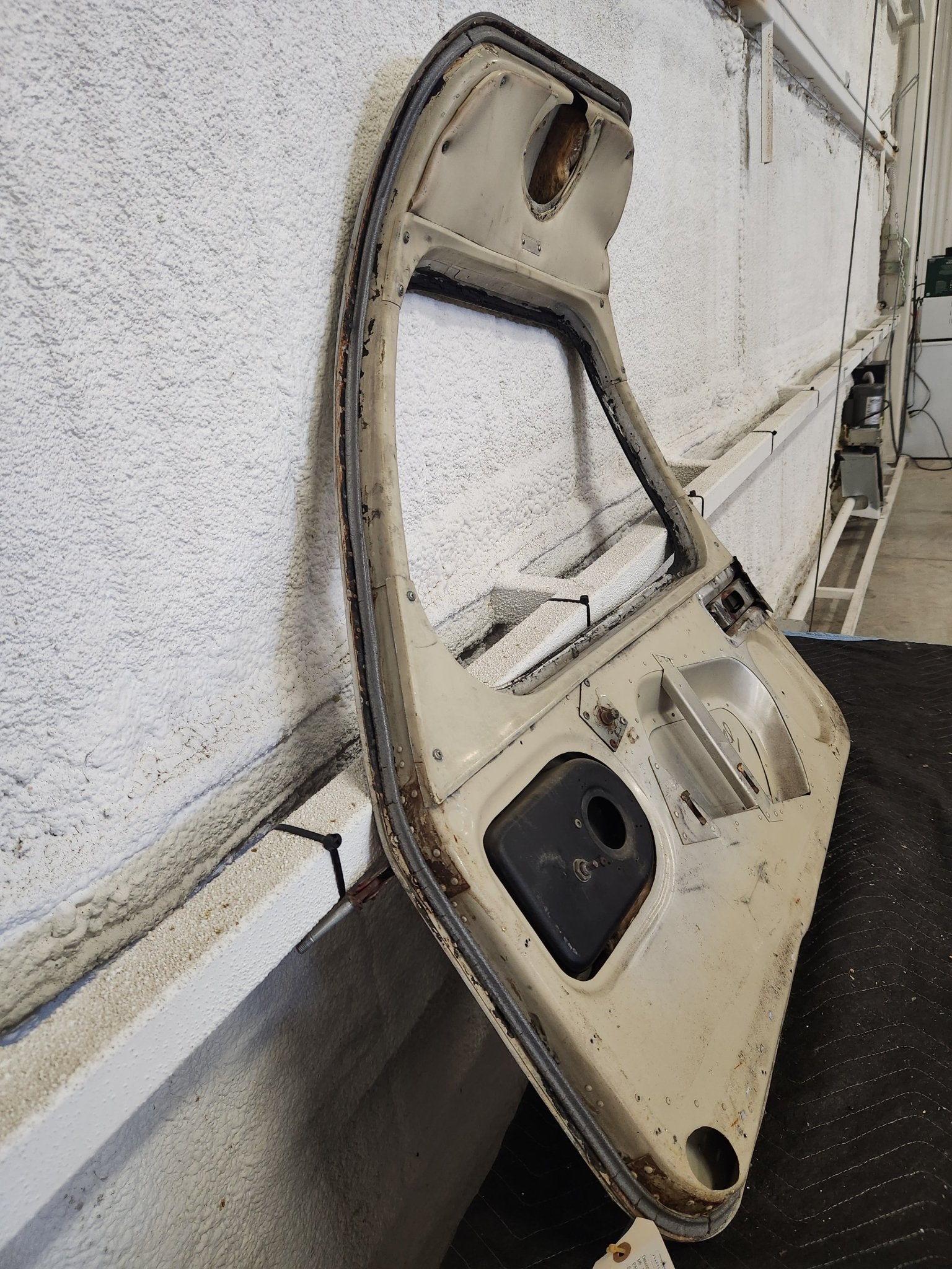 63055 - 04 Piper CABIN DOOR ASSY WITH HINGE | FractionAIR Parts - Aircraft Parts & Accessories