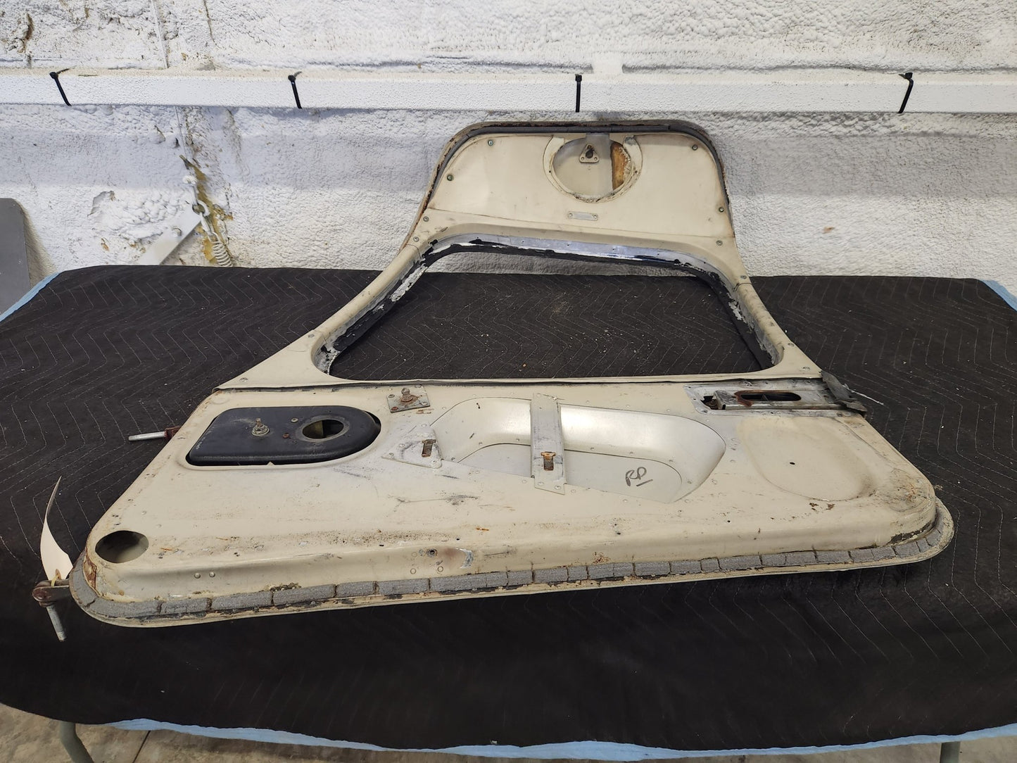 63055 - 04 Piper CABIN DOOR ASSY WITH HINGE | FractionAIR Parts - Aircraft Parts & Accessories