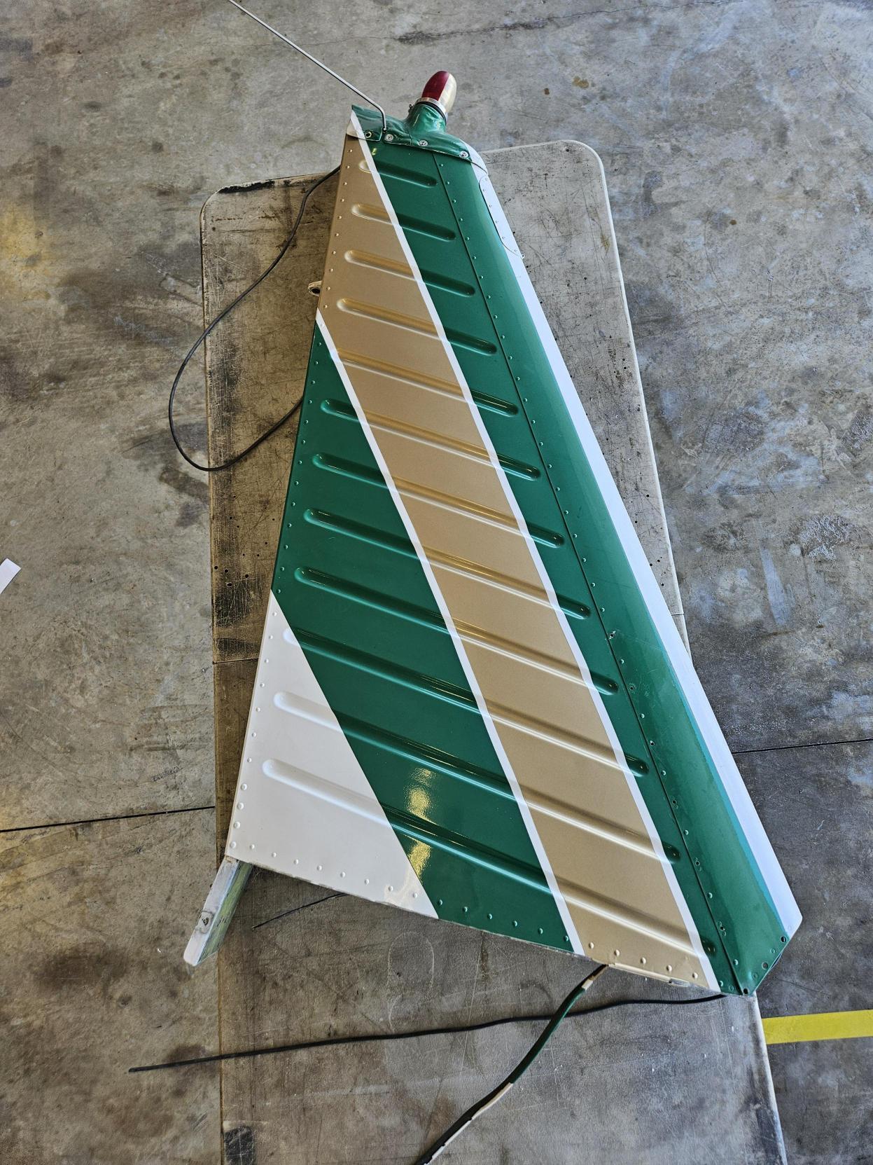 66975-00, 96709-00 Piper Aircraft Corporation PA28-180 Vertical Stabiliser and fin assembly with VOR antenna and Beacon Light