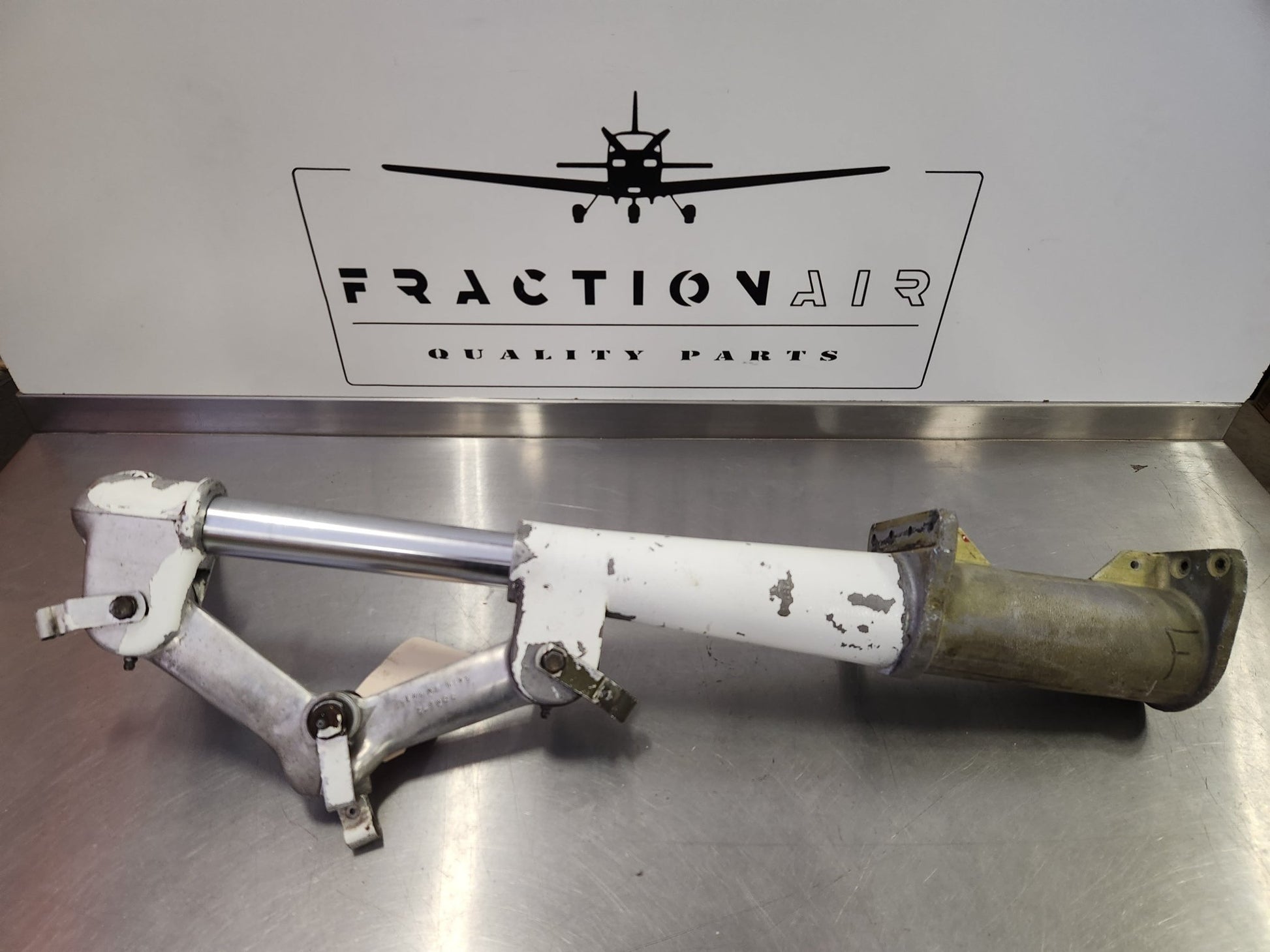 67927 - 03 Piper Gear Assembly - Main RH | FractionAIR Parts - Aircraft Parts & Accessories