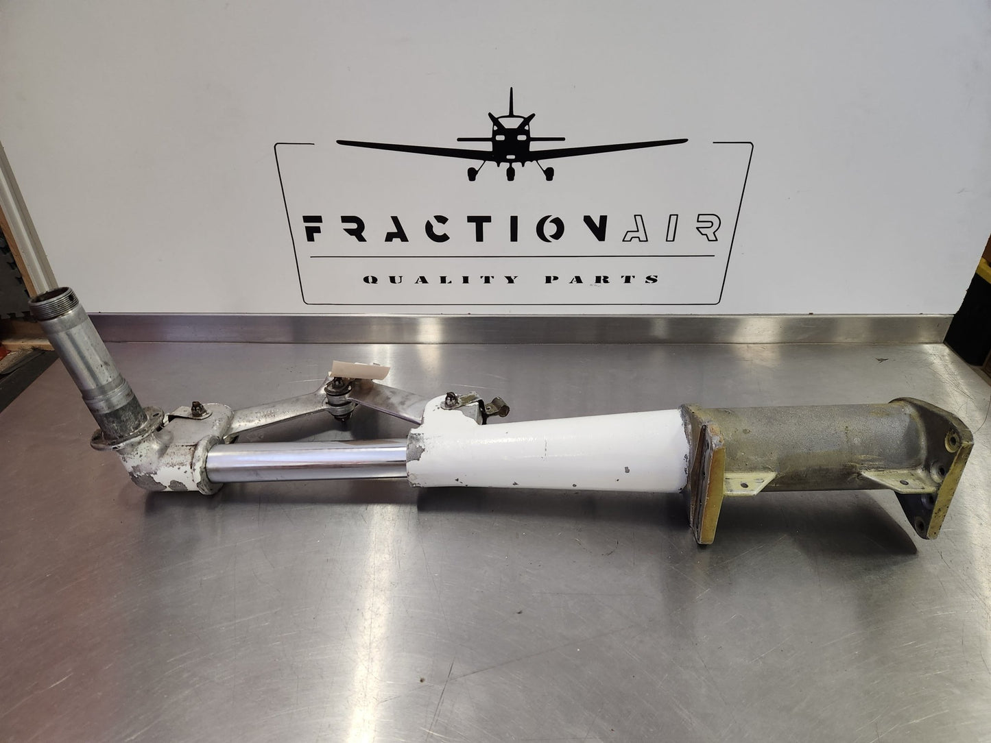 67927 - 03 Piper Gear Assembly - Main RH | FractionAIR Parts - Aircraft Parts & Accessories