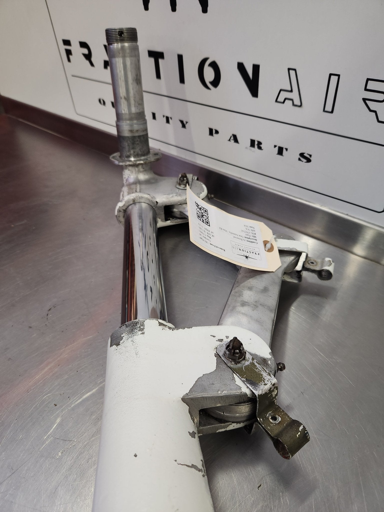 67927 - 03 Piper Gear Assembly - Main RH | FractionAIR Parts - Aircraft Parts & Accessories