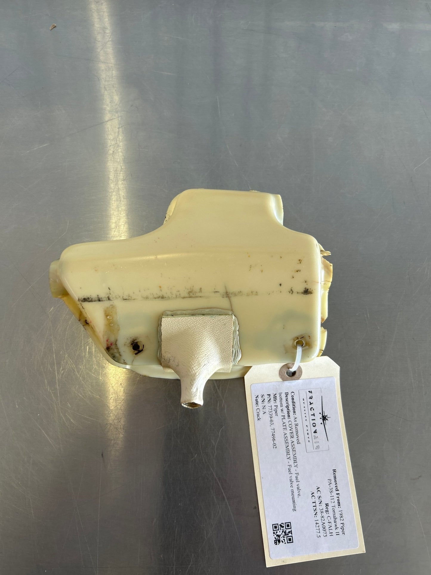 77339 - 03, 77496 - 02 Piper COVER ASSEMBLY - Fuel valve, bottom w/ PLATE ASSEMBLY - Fuel valve mounting | FractionAIR Parts - Aircraft Parts & Accessories