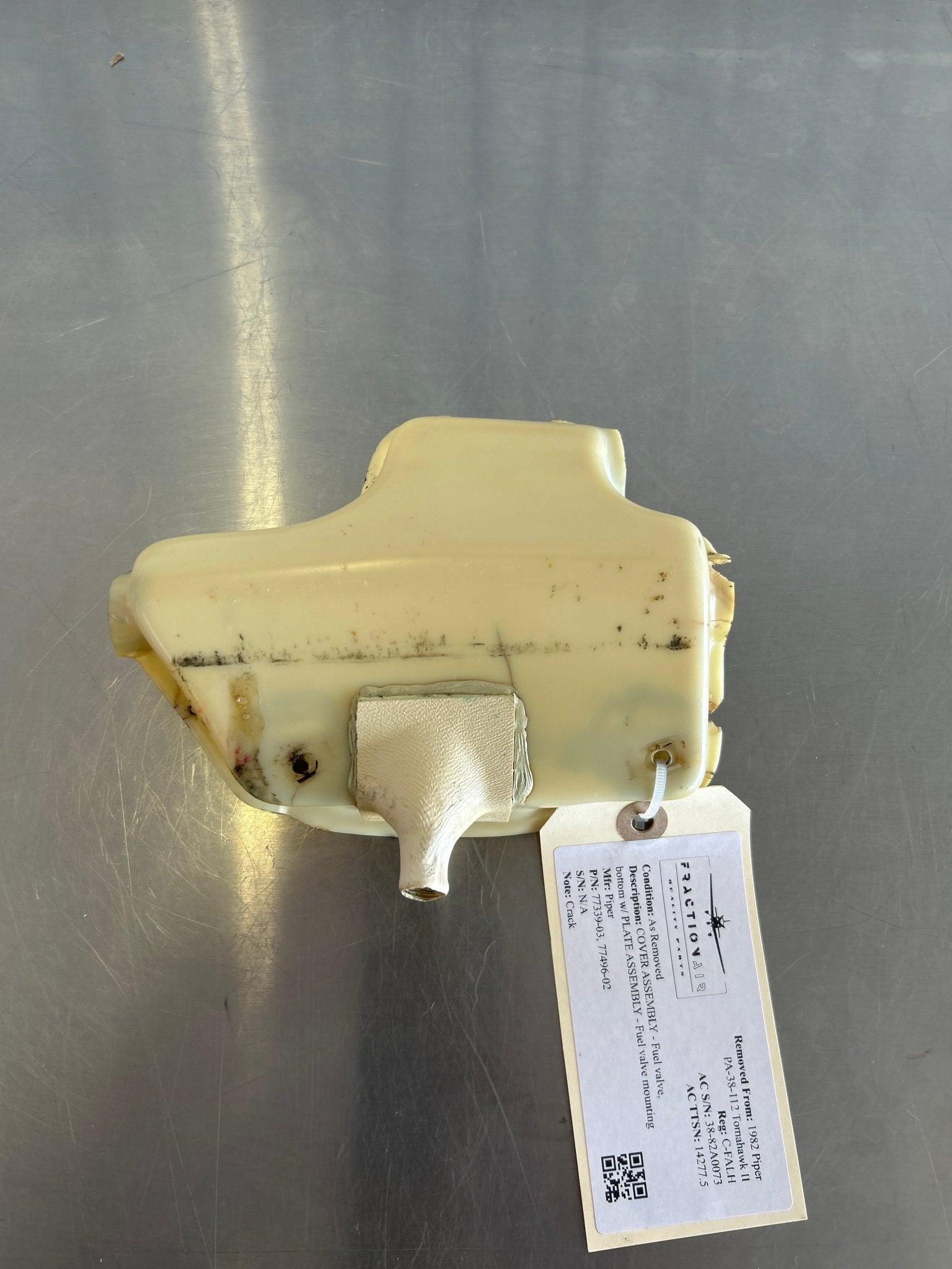 77339 - 03, 77496 - 02 Piper COVER ASSEMBLY - Fuel valve, bottom w/ PLATE ASSEMBLY - Fuel valve mounting | FractionAIR Parts - Aircraft Parts & Accessories