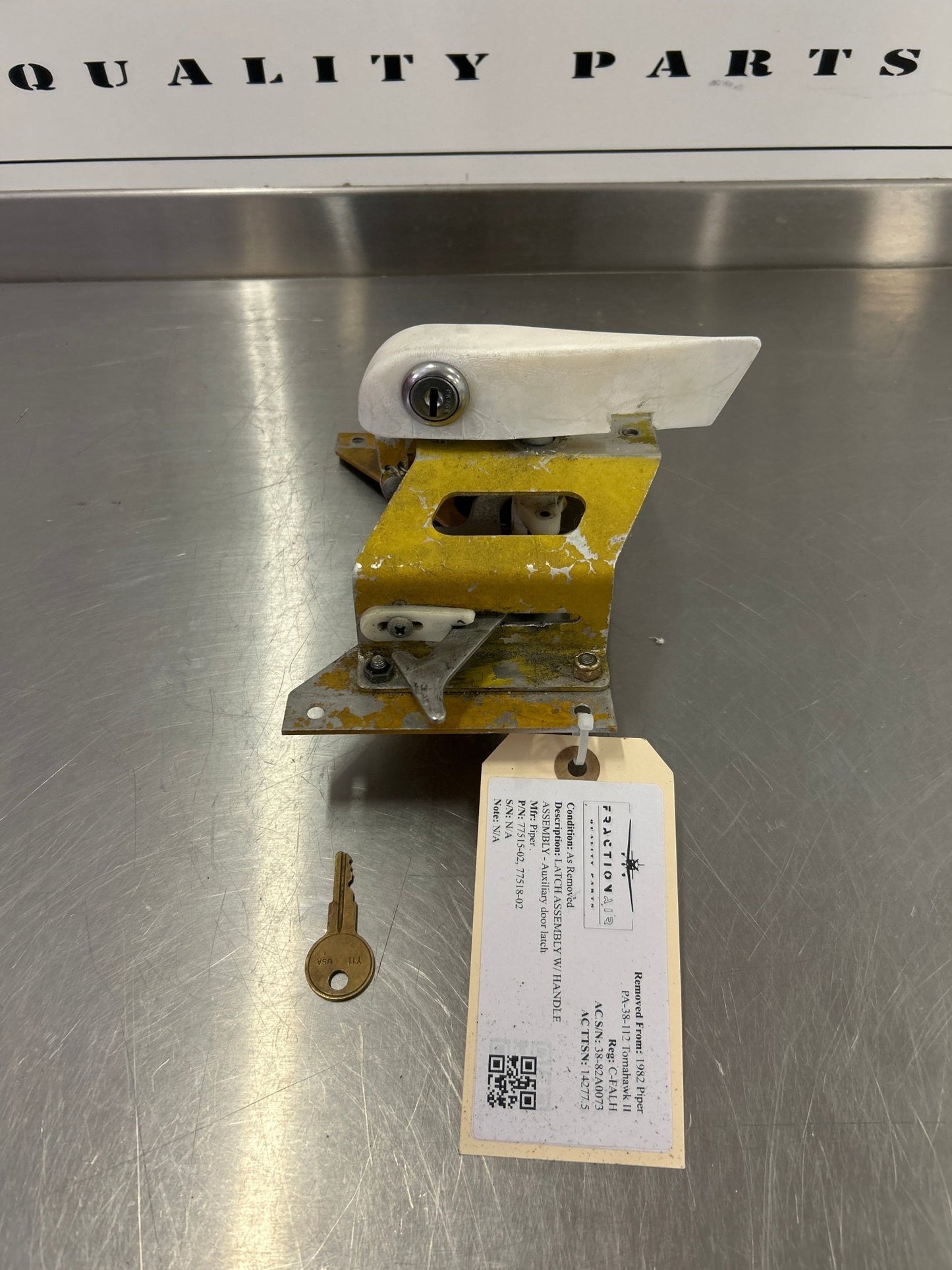 77515 - 02, 77518 - 02 Piper LATCH ASSEMBLY W/ HANDLE ASSEMBLY - Auxiliary door latch | FractionAIR Parts - Aircraft Parts & Accessories
