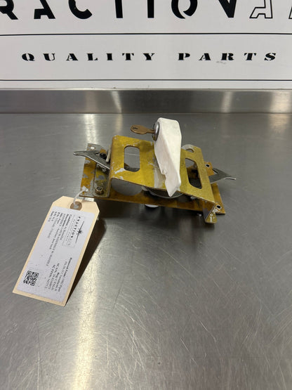 77515 - 02, 77518 - 02 Piper LATCH ASSEMBLY W/ HANDLE ASSEMBLY - Auxiliary door latch | FractionAIR Parts - Aircraft Parts & Accessories