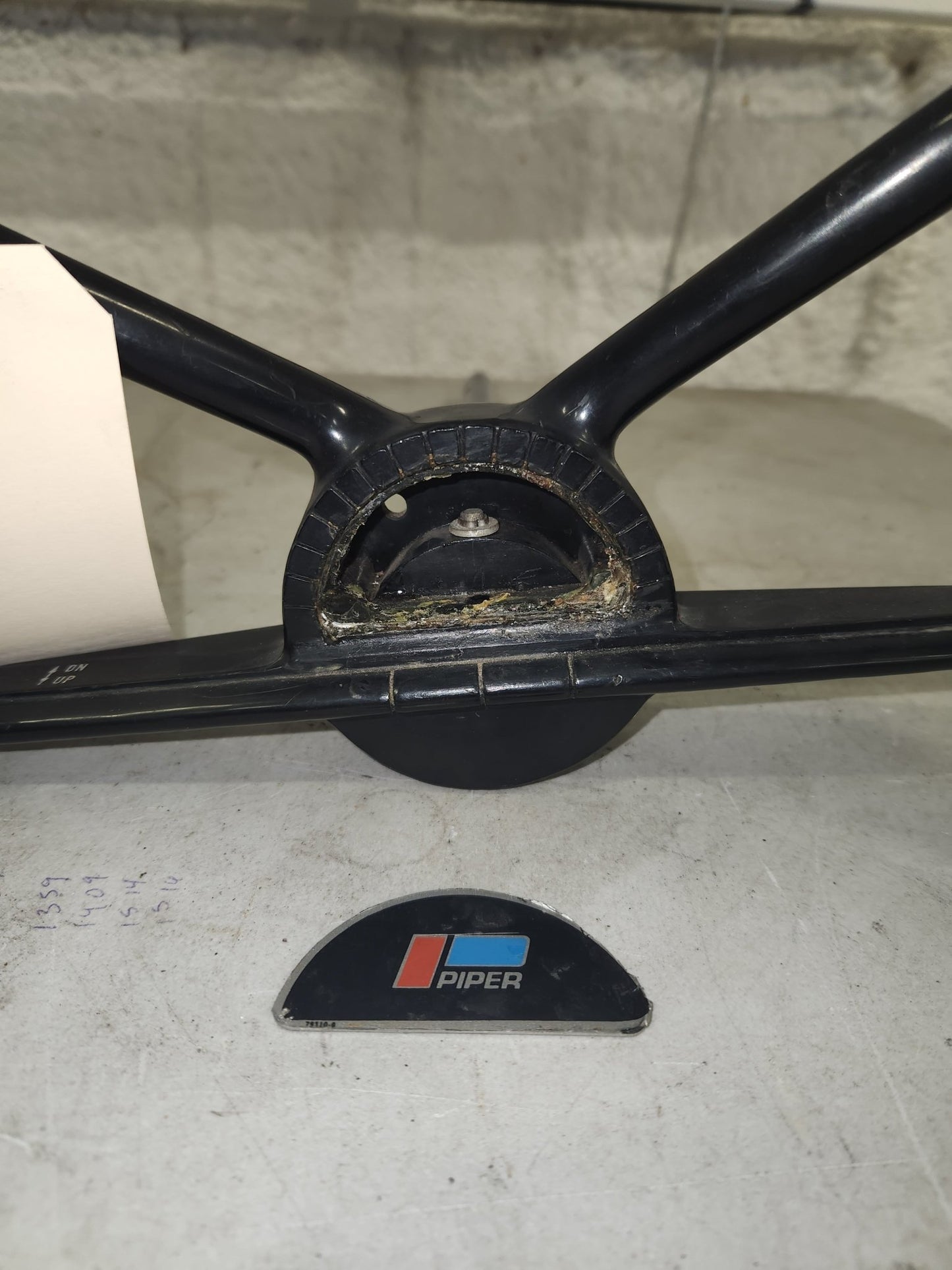 78729 - 02 Piper Control Wheel Assembly / Yoke | FractionAIR Parts - Aircraft Parts & Accessories