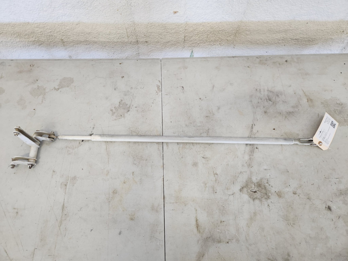 82912 - 002 and 82905 - 011 Piper Pushrod Assy - Flap Interconnect RH | FractionAIR Parts - Aircraft Parts & Accessories