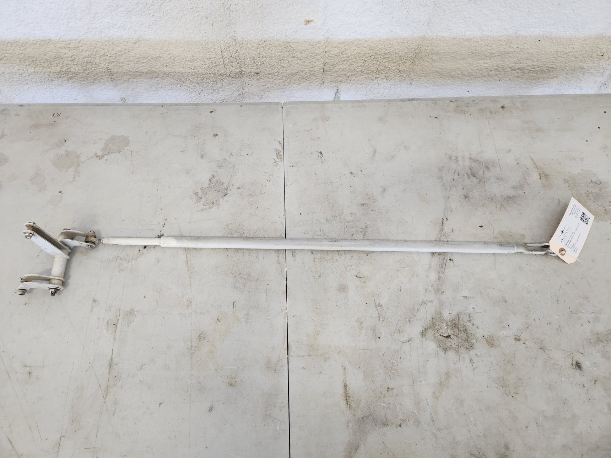 82912 - 002 and 82905 - 011 Piper Pushrod Assy - Flap Interconnect RH | FractionAIR Parts - Aircraft Parts & Accessories