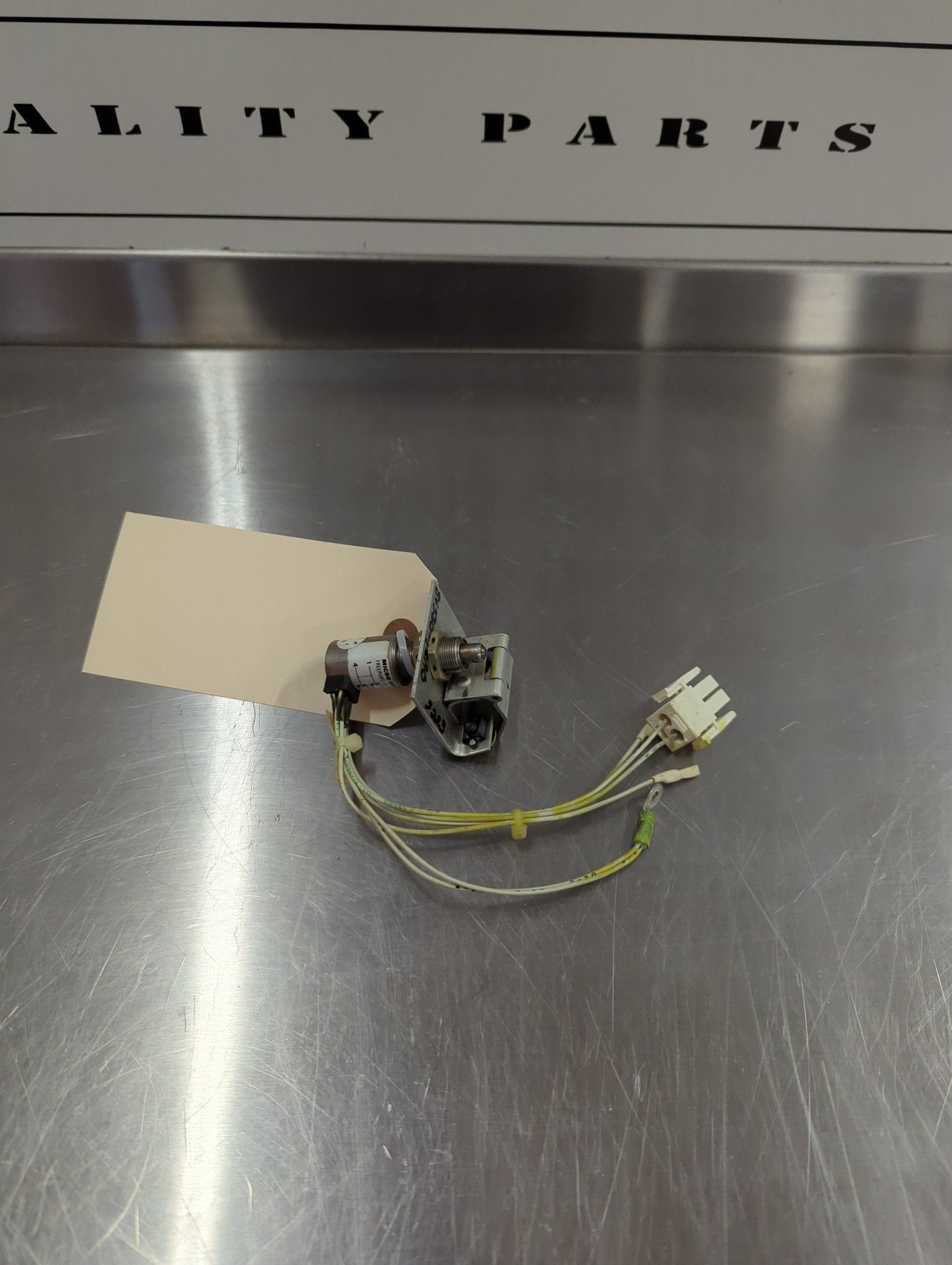 84530 - 019 PIPER MALIBU PA - 46 - 350P Door Micro - Switch Assy | FractionAIR Parts - Aircraft Parts & Accessories