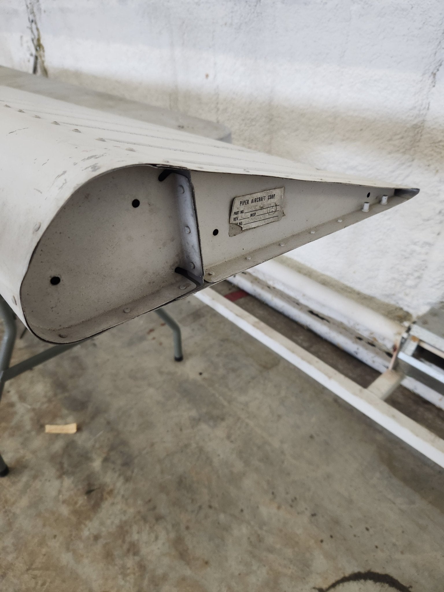 86562 - 25 Piper Aileron Assy RH | FractionAIR Parts - Aircraft Parts & Accessories