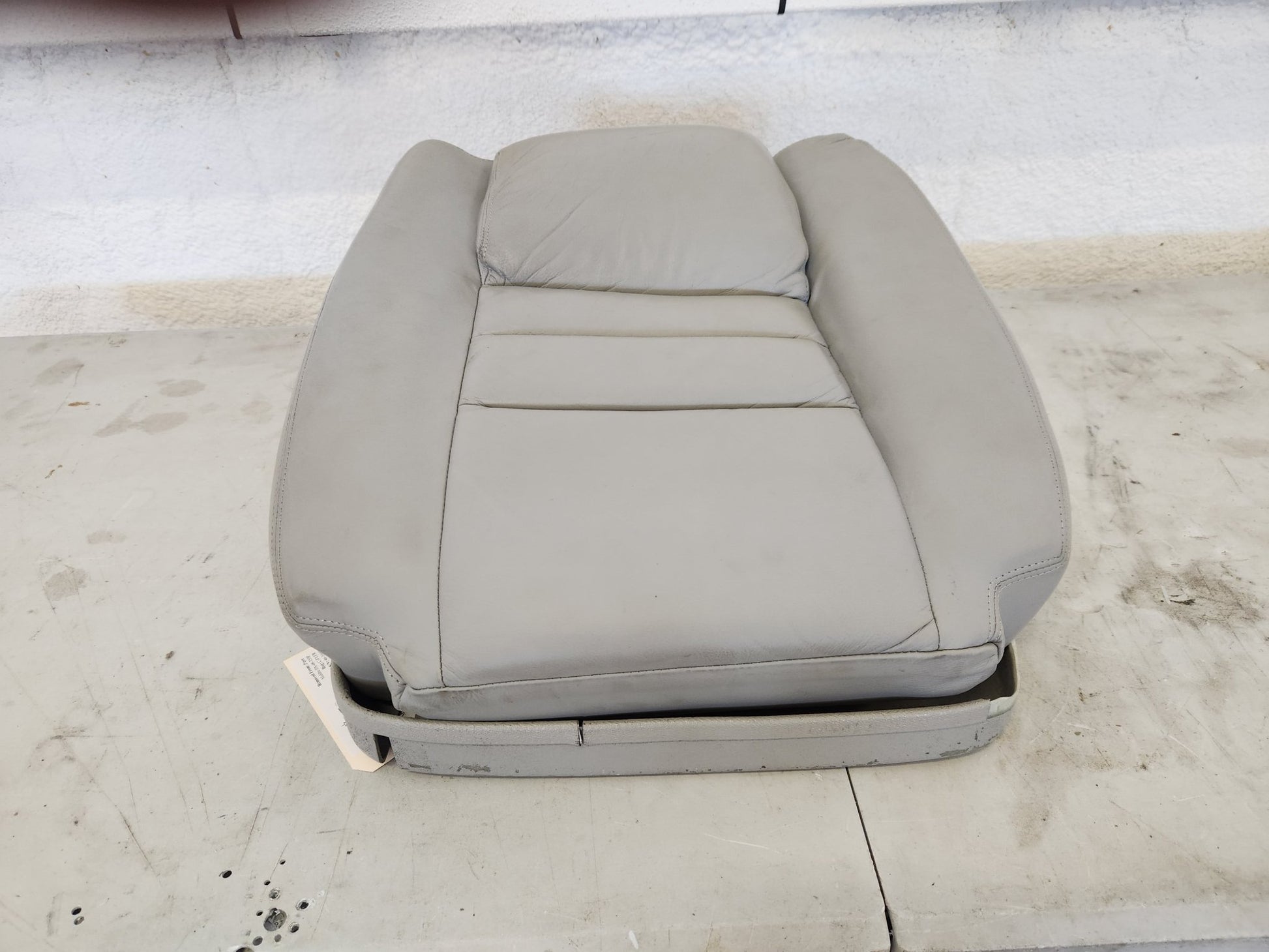 89814 - 002 Piper Bottom Assy - Seat - LH | FractionAIR Parts - Aircraft Parts & Accessories