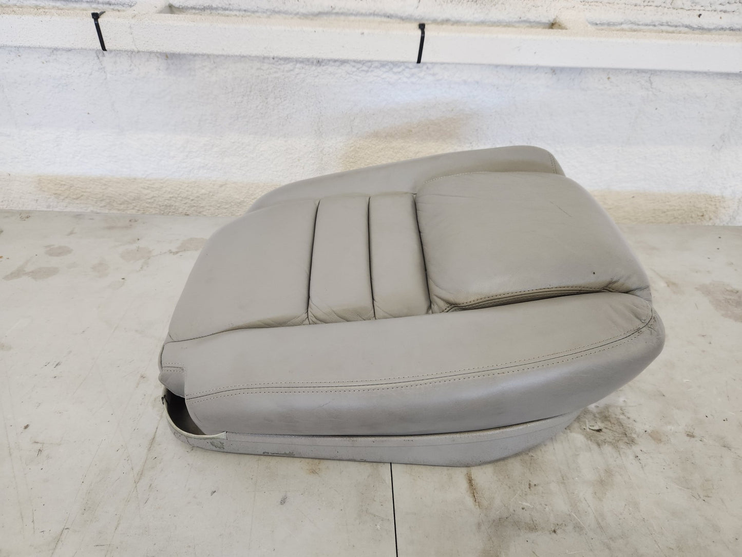 89814 - 002 Piper Bottom Assy - Seat - LH | FractionAIR Parts - Aircraft Parts & Accessories