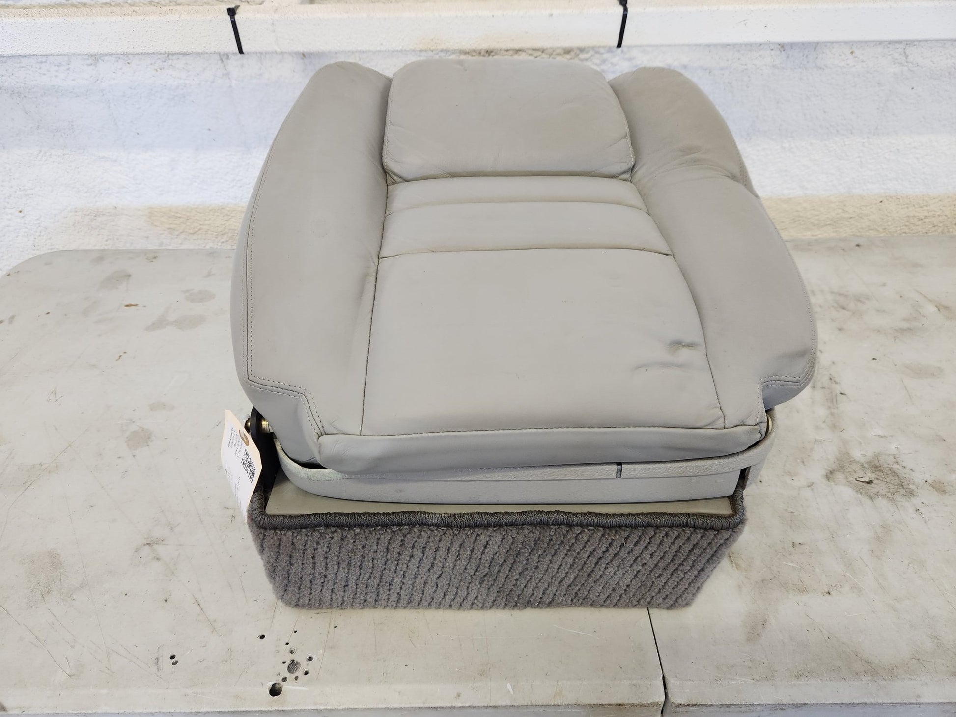 89814 - 003 Piper Bottom Assy - Seat - RH | FractionAIR Parts - Aircraft Parts & Accessories