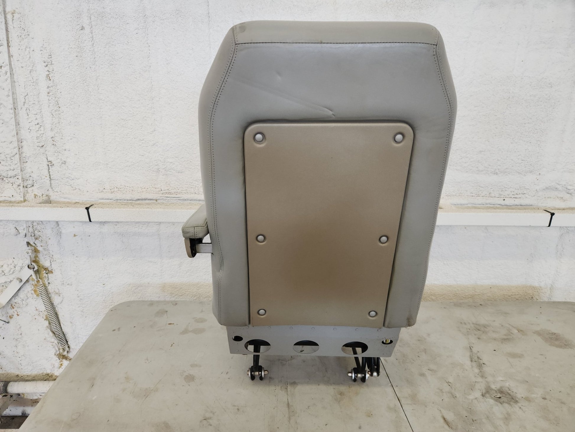 89944 - 007 Piper Seat Assy - Front Vertically Adjustable - RH | FractionAIR Parts - Aircraft Parts & Accessories