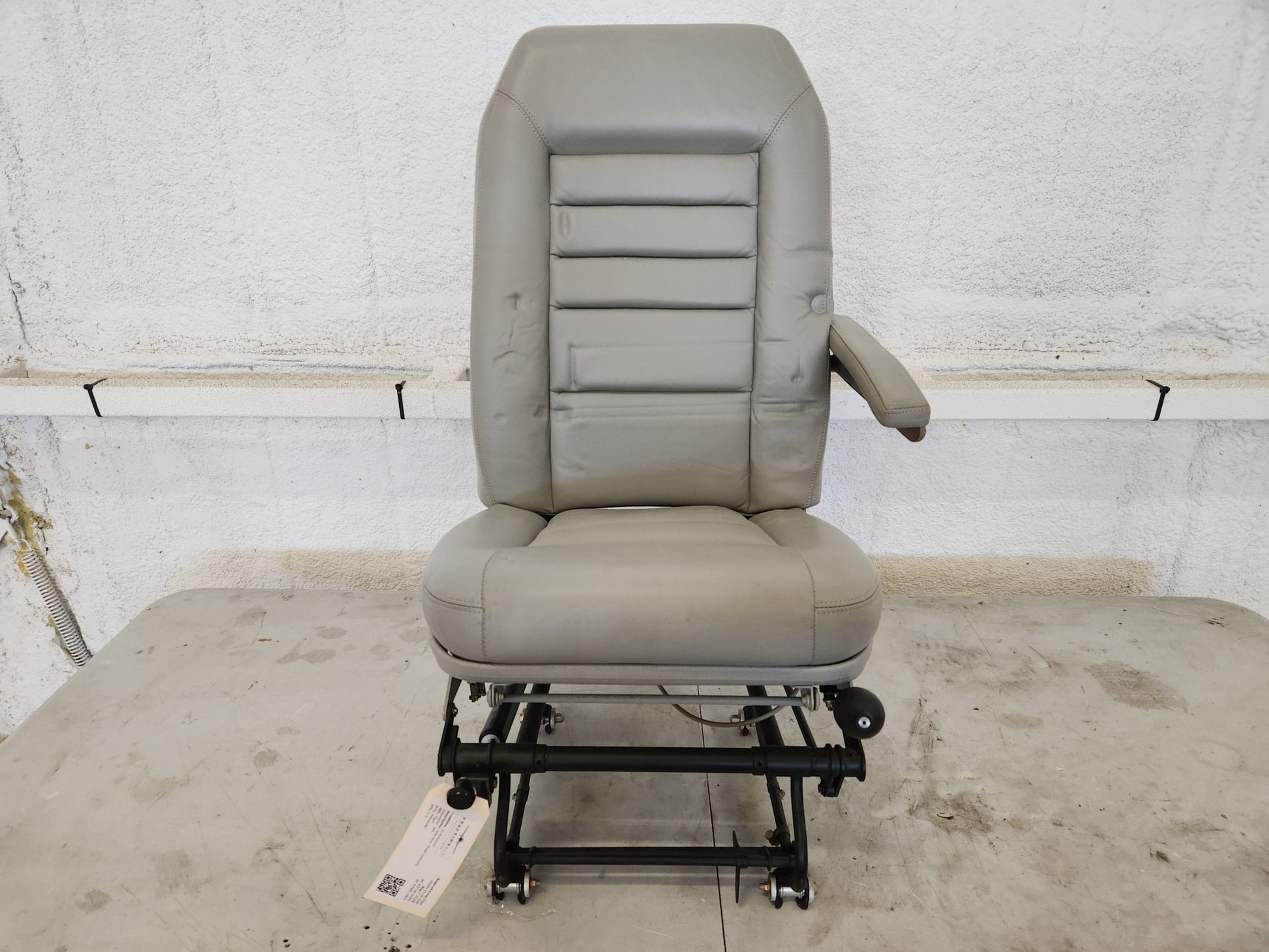 89944 - 007 Piper Seat Assy - Front Vertically Adjustable - RH | FractionAIR Parts - Aircraft Parts & Accessories