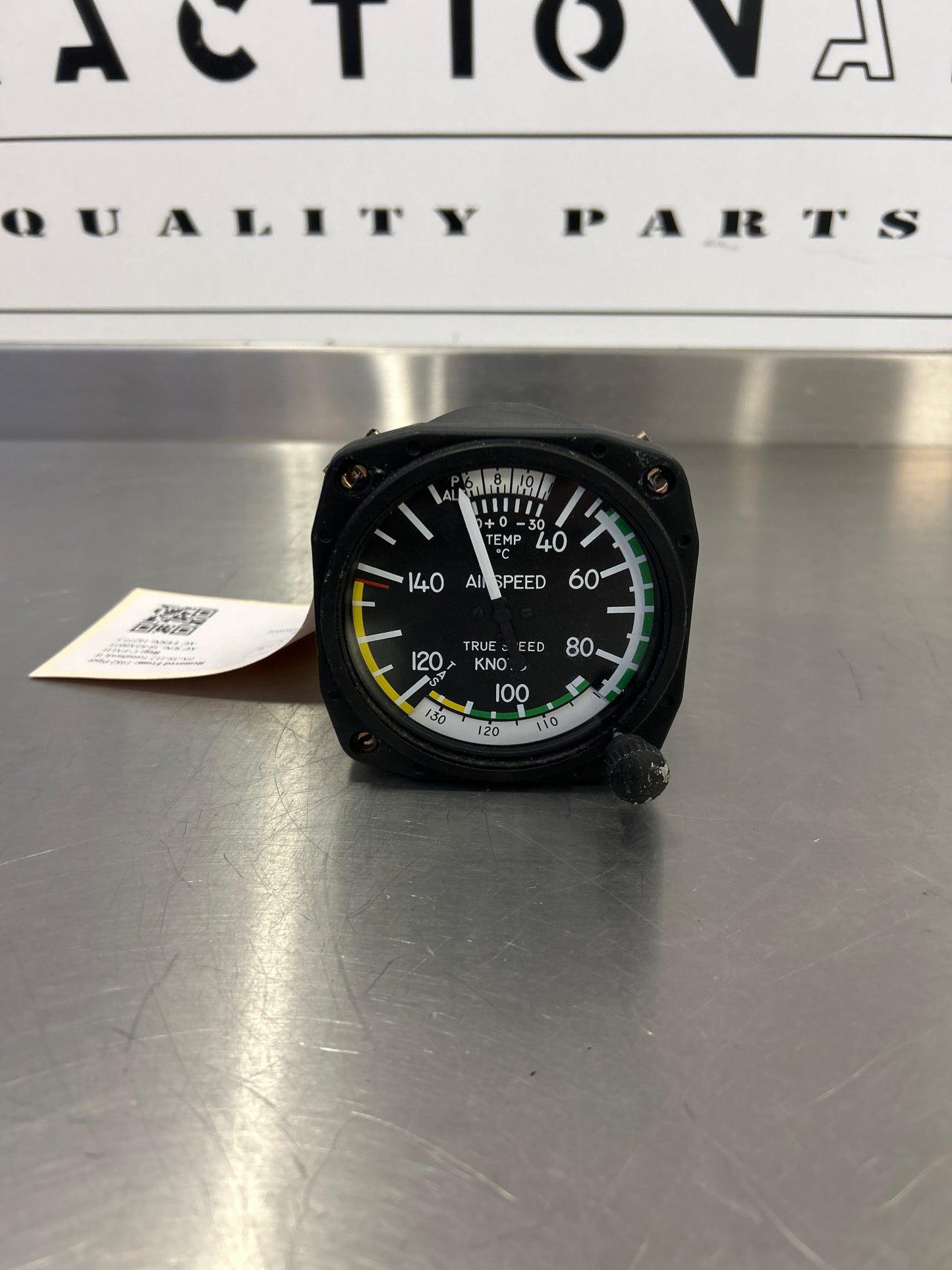 8100 United Instruments Airspeed indicator
