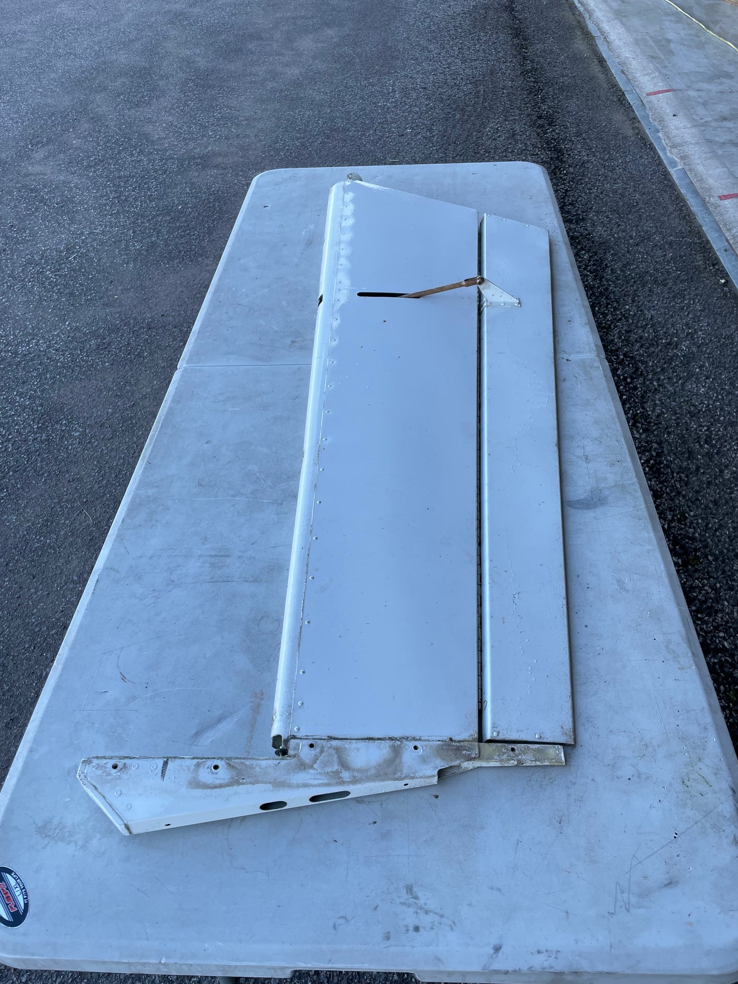 0432001-52 Cessna 150F R/H Elevator Assy (corroded)