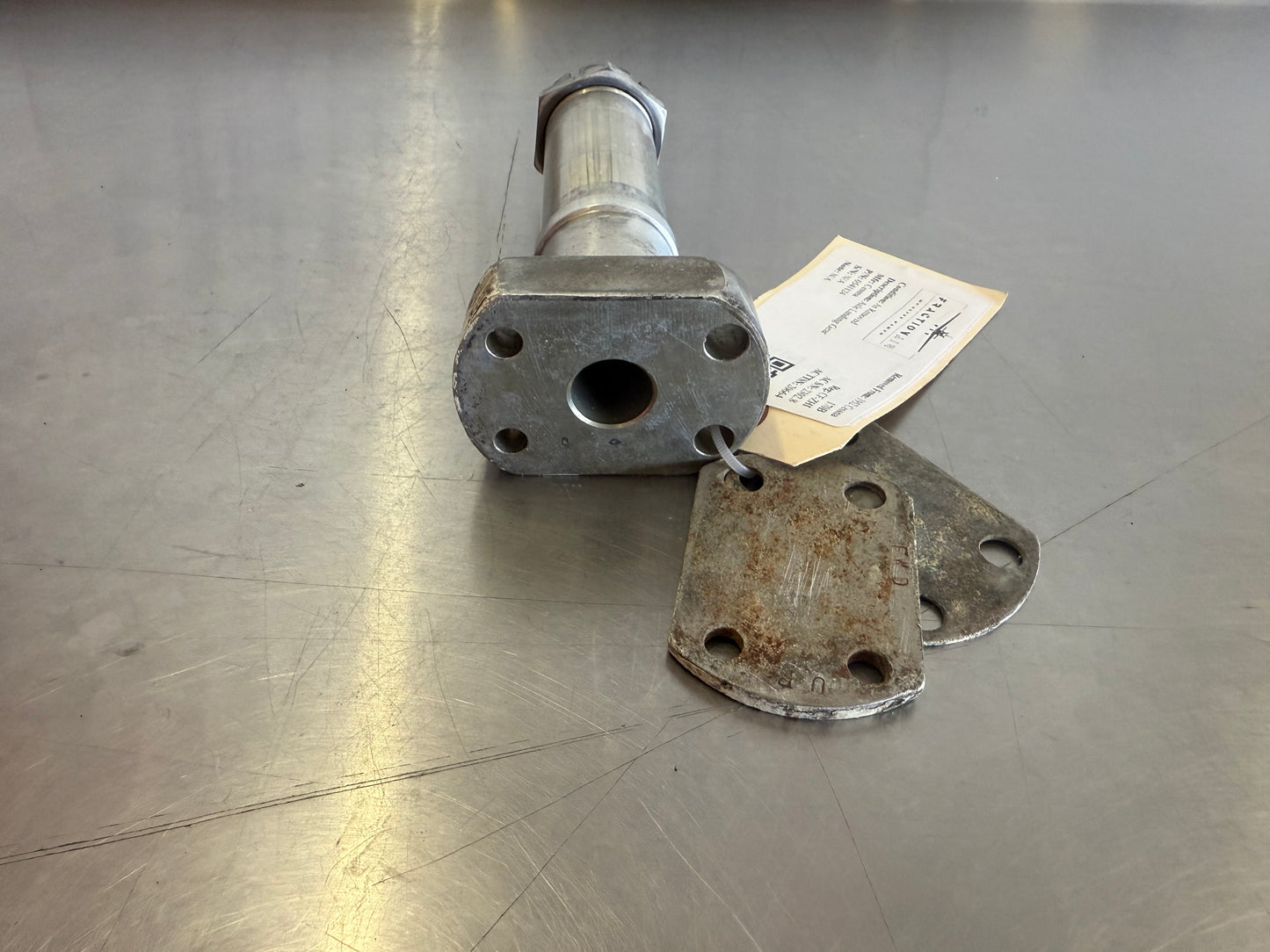 0541124 Cessna Axle Landing Gear