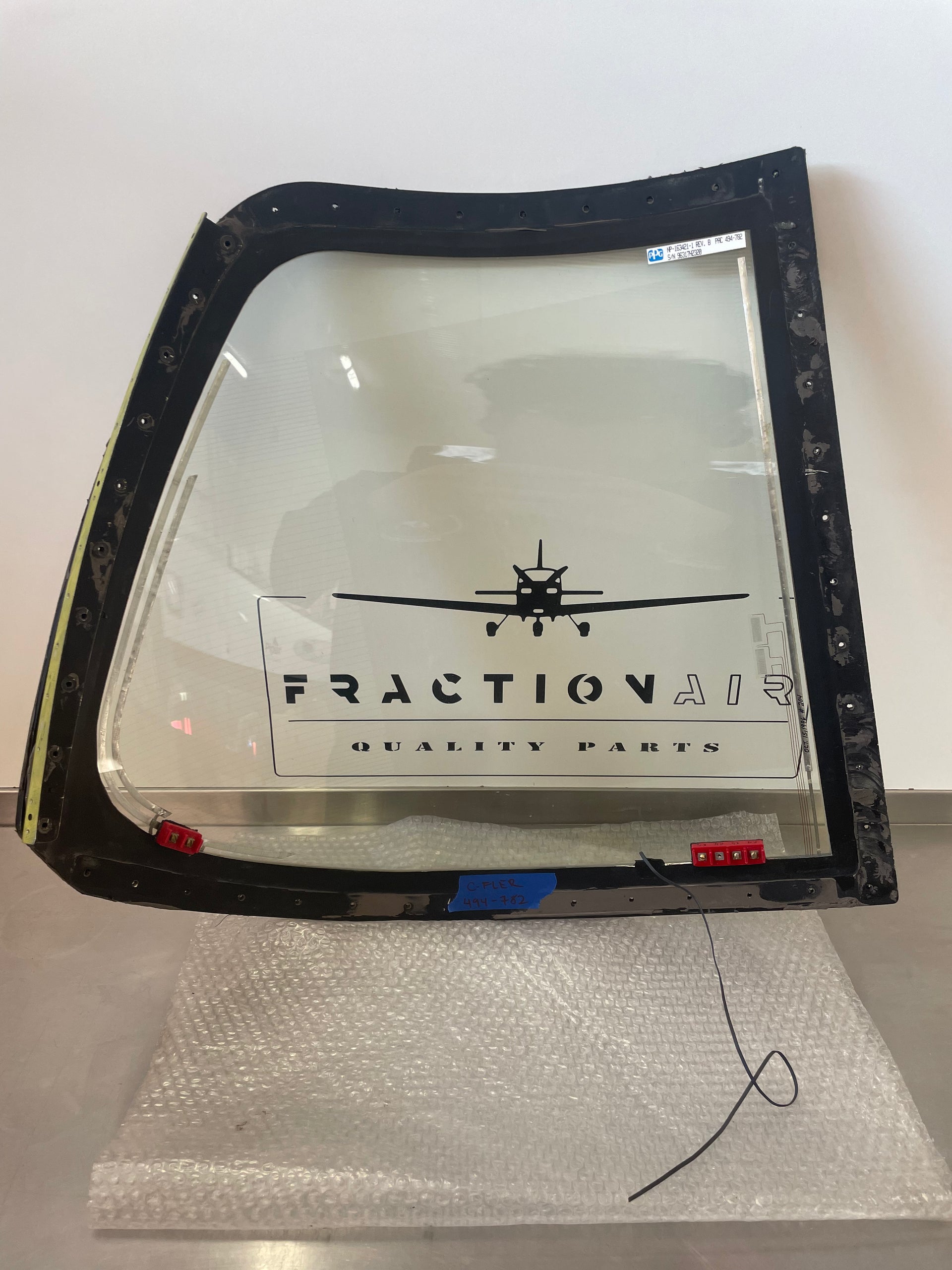 【P.A】 NP-163421-1 Piper PA-46-350P L/H Heated Windshield ALT : 494-782