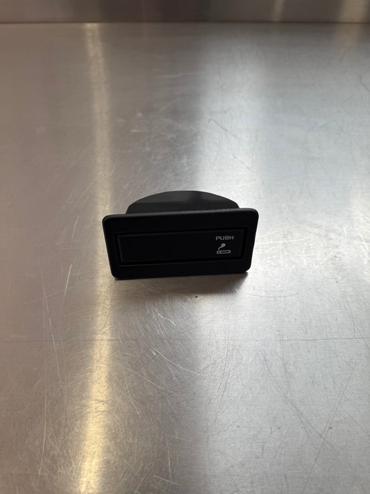 89548-14 Piper Ashtray
