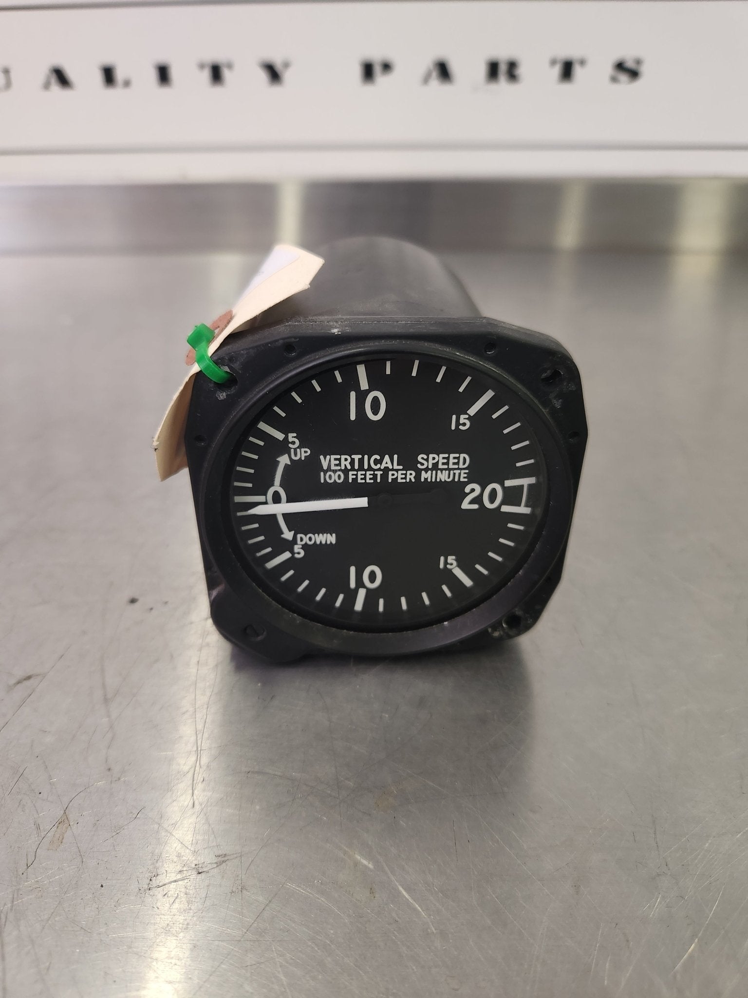 CA - 52 - 1A United instruments Vertical speed indicator | FractionAIR Parts - Aircraft Parts & Accessories