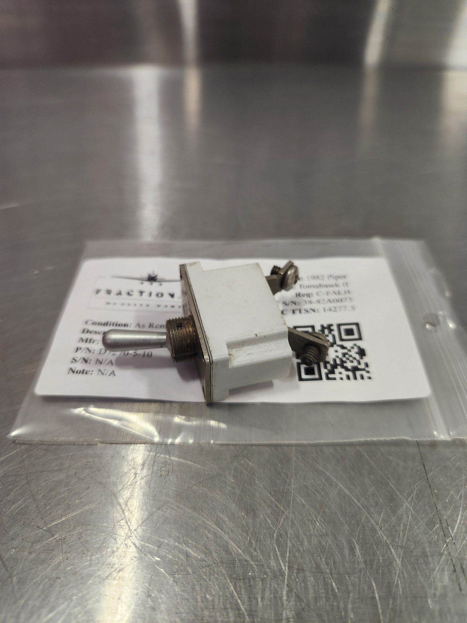 D7270 - 5 - 10 Klixon Circuit Breaker Toggle Switch | FractionAIR Parts - Aircraft Parts & Accessories