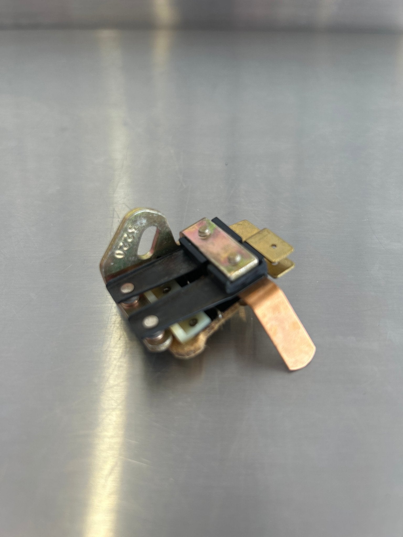 ES10-382622 BREAKER POINT - FractionAIR Parts – FractionAIR inc.