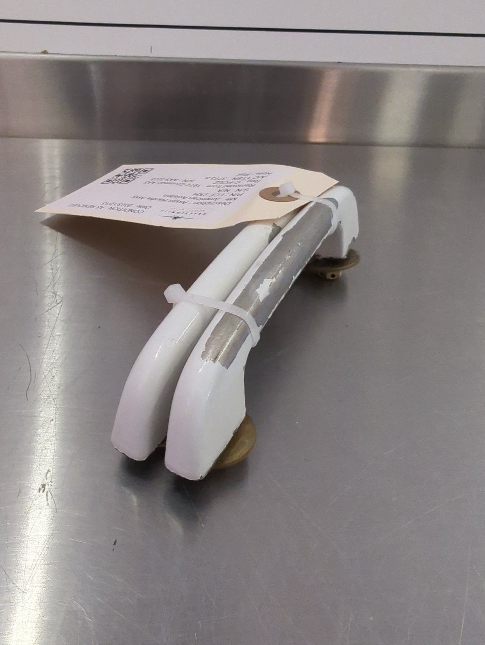 FCF 2XH Grumman AA5 Assist Handle Assy | FractionAIR Parts - Aircraft Parts & Accessories