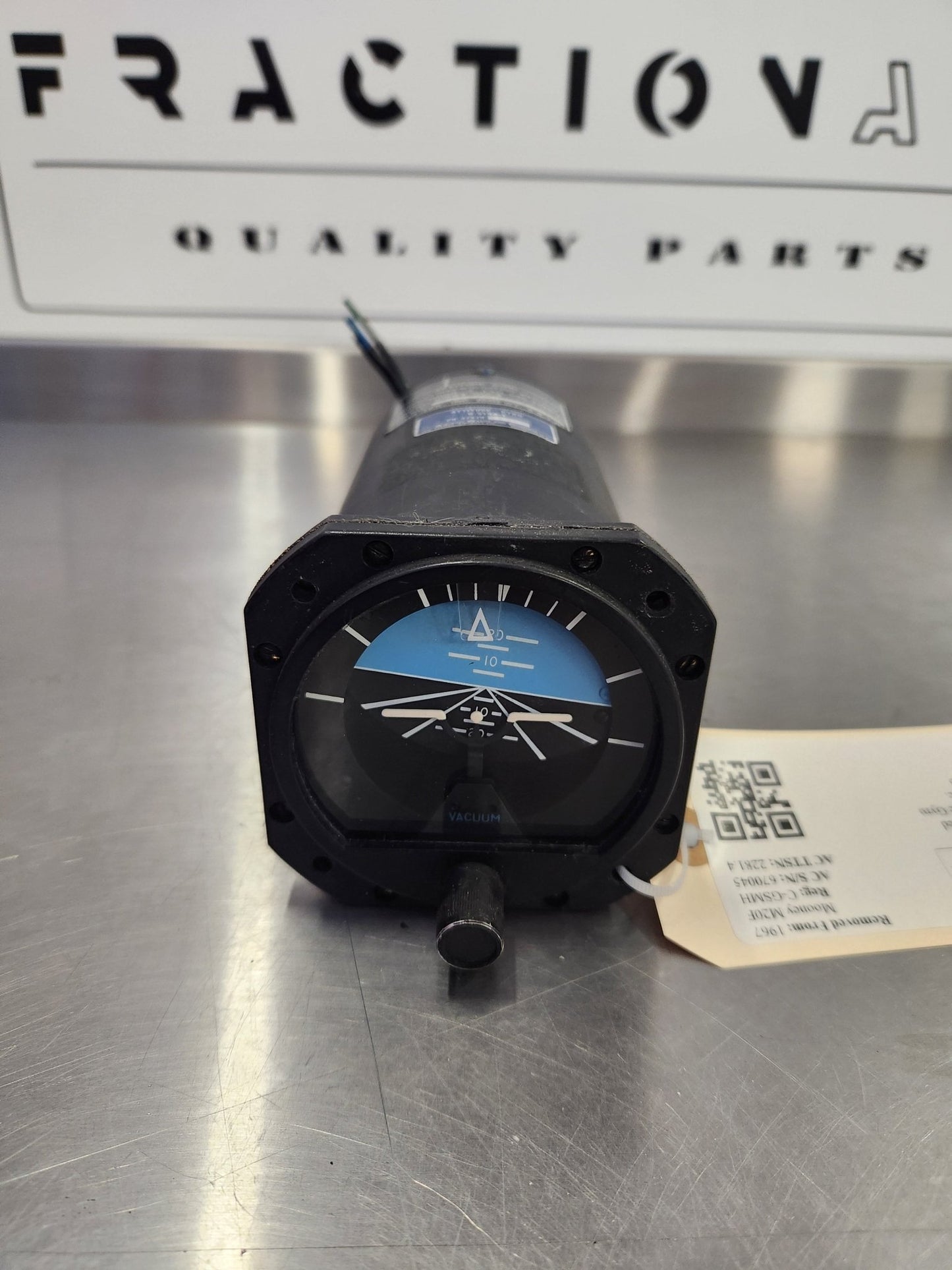 IU284 - 001 - 3 Sigma Tek Inc. Attitude Gyro 5000L - 4, G - 519A - 1, 37570 - 1011 | FractionAIR Parts - Aircraft Parts & Accessories