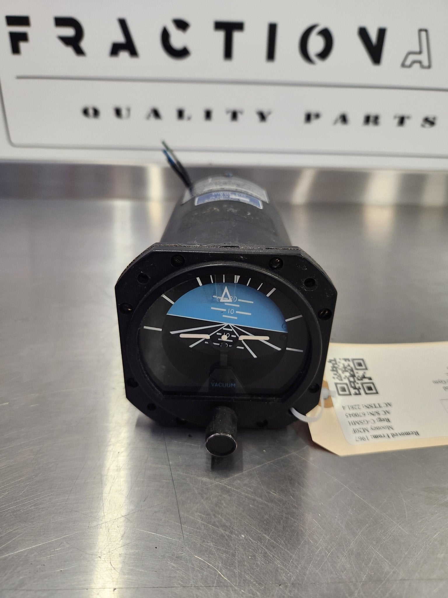 IU284 - 001 - 3 Sigma Tek Inc. Attitude Gyro 5000L - 4, G - 519A - 1, 37570 - 1011 | FractionAIR Parts - Aircraft Parts & Accessories