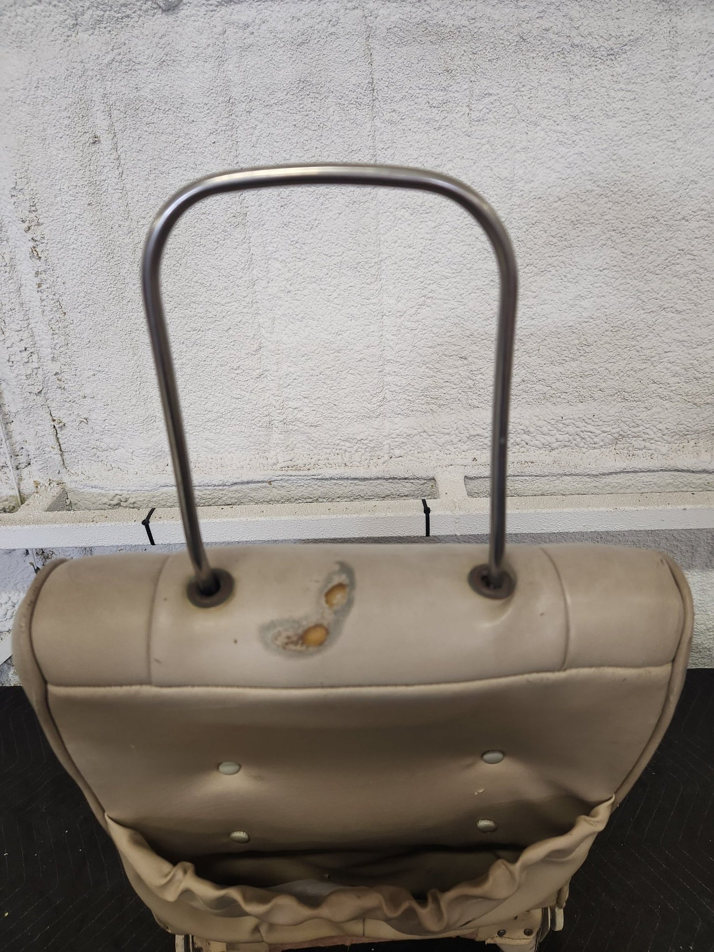Mooney TWO FRONT SEATS W/ BELT | FractionAIR Parts - Aircraft Parts & Accessories