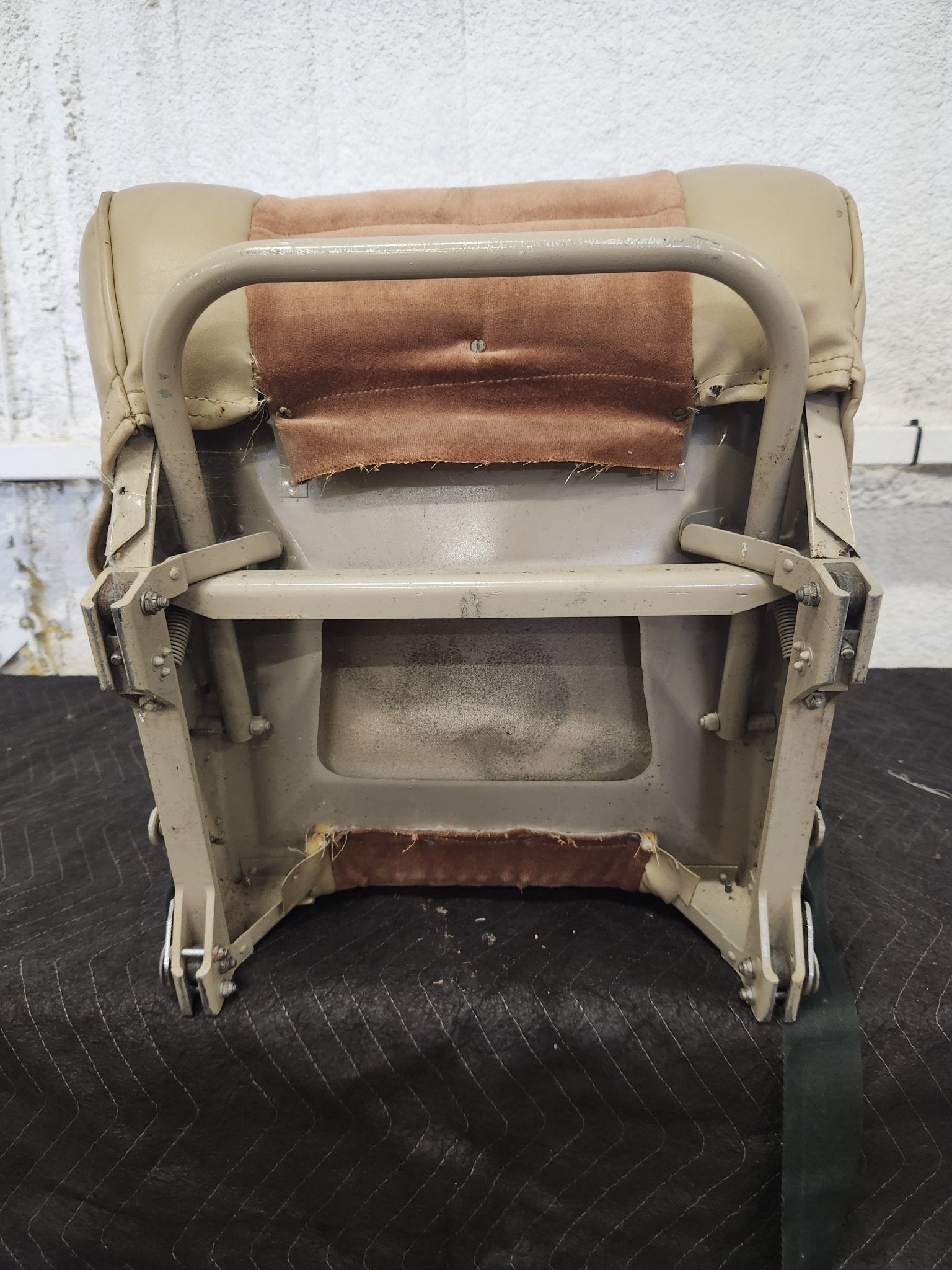 Mooney TWO FRONT SEATS W/ BELT | FractionAIR Parts - Aircraft Parts & Accessories