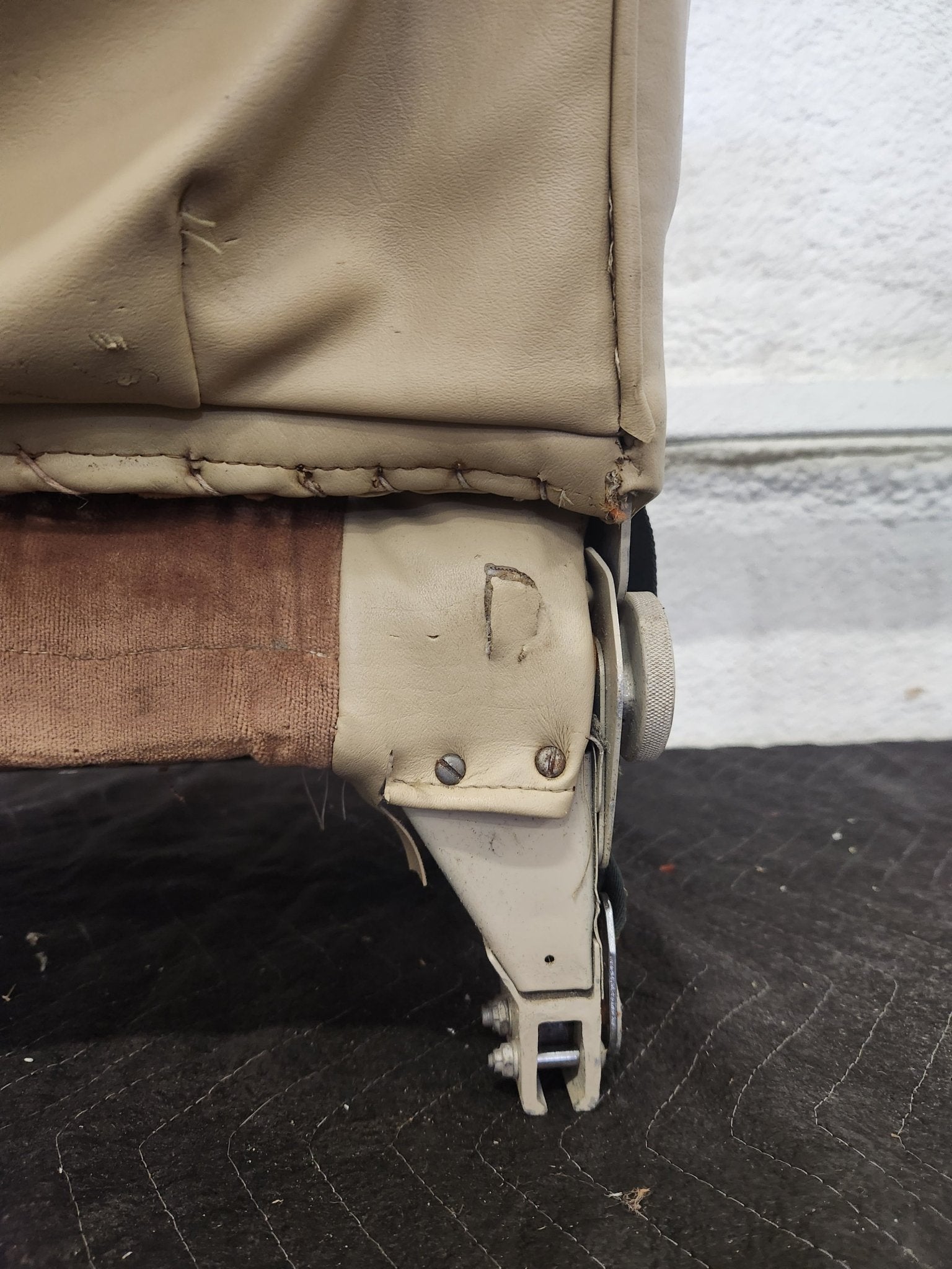 Mooney TWO FRONT SEATS W/ BELT | FractionAIR Parts - Aircraft Parts & Accessories