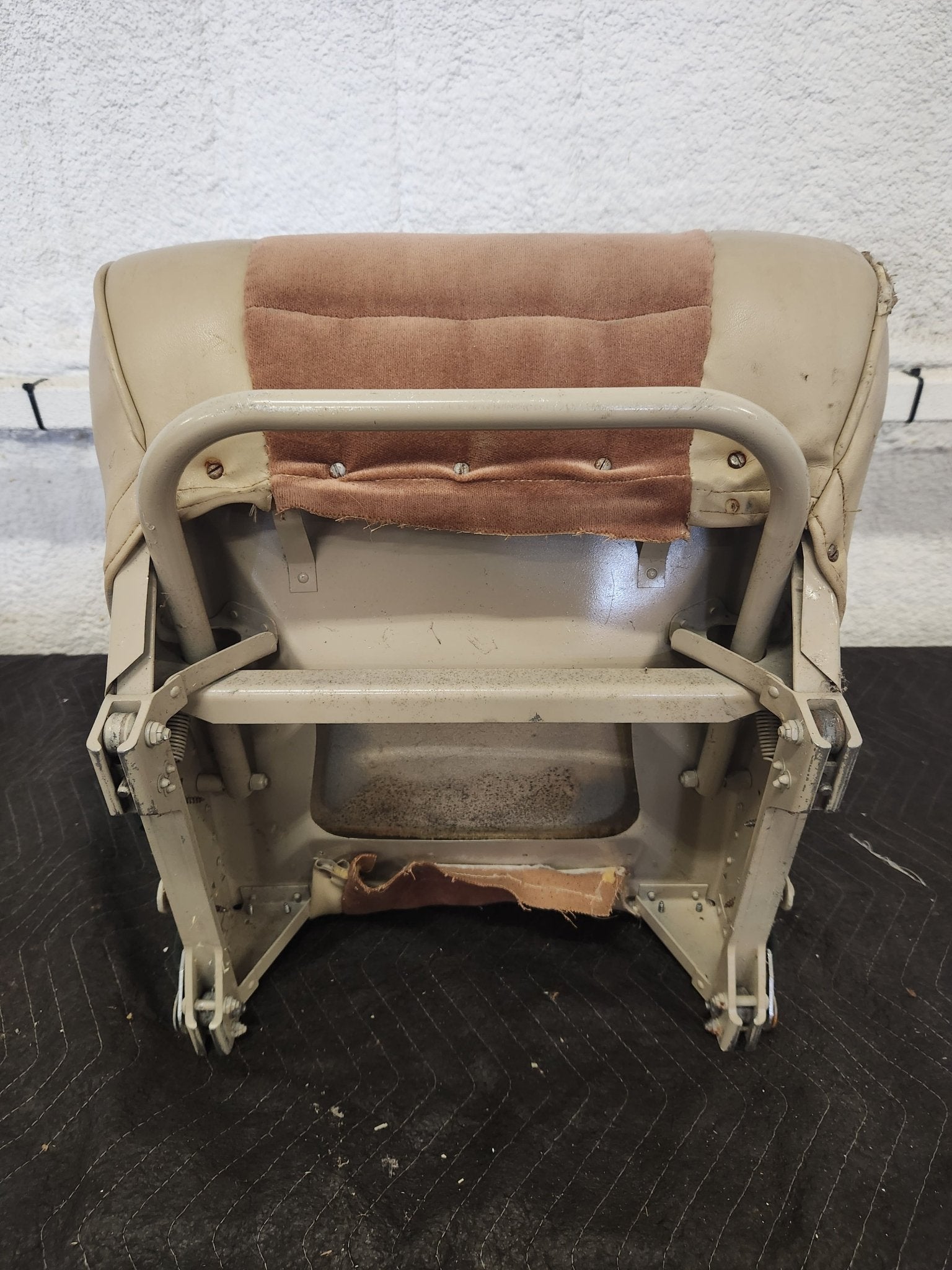 Mooney TWO FRONT SEATS W/ BELT | FractionAIR Parts - Aircraft Parts & Accessories