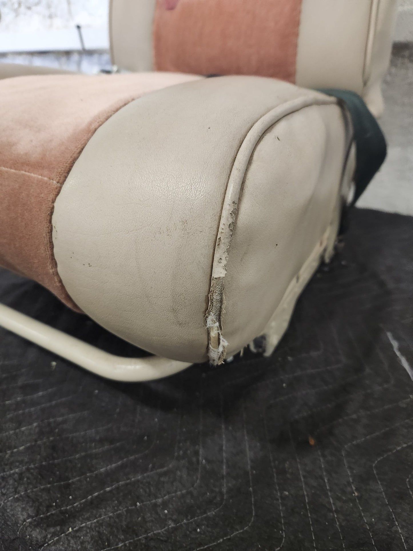 Mooney TWO FRONT SEATS W/ BELT | FractionAIR Parts - Aircraft Parts & Accessories