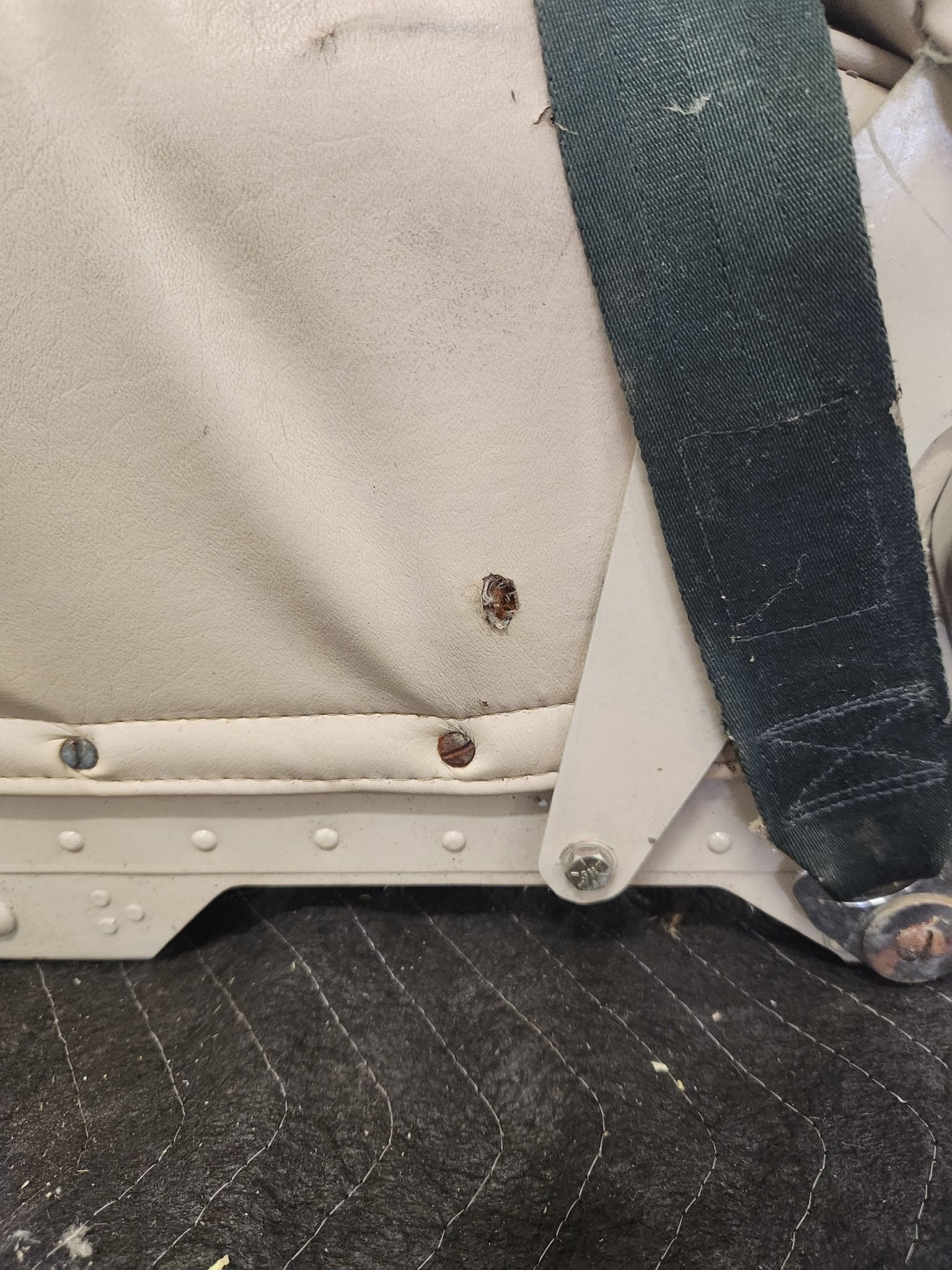 Mooney TWO FRONT SEATS W/ BELT | FractionAIR Parts - Aircraft Parts & Accessories
