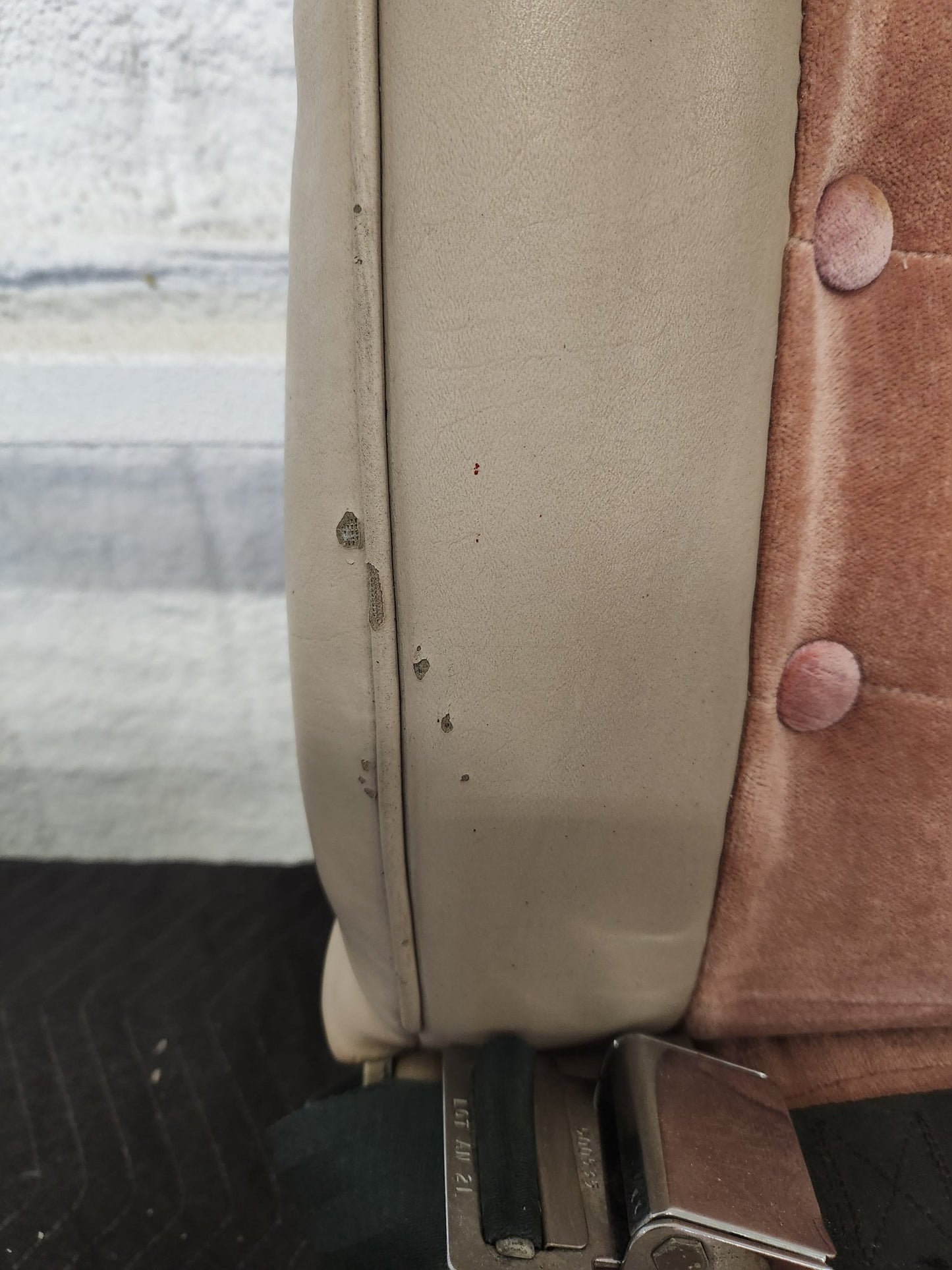Mooney TWO FRONT SEATS W/ BELT | FractionAIR Parts - Aircraft Parts & Accessories