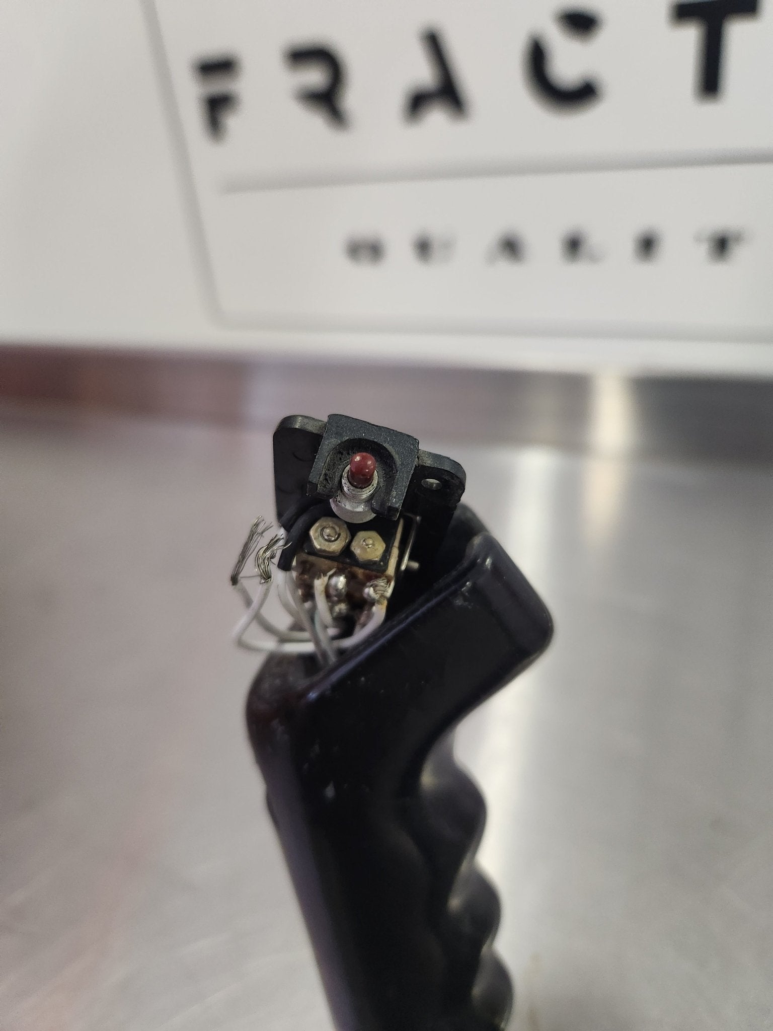 Piper PA28 Cherokee Control Wheel / Yoke Assembly (L: 14”) (D: 1 1/8”) | FractionAIR Parts - Aircraft Parts & Accessories